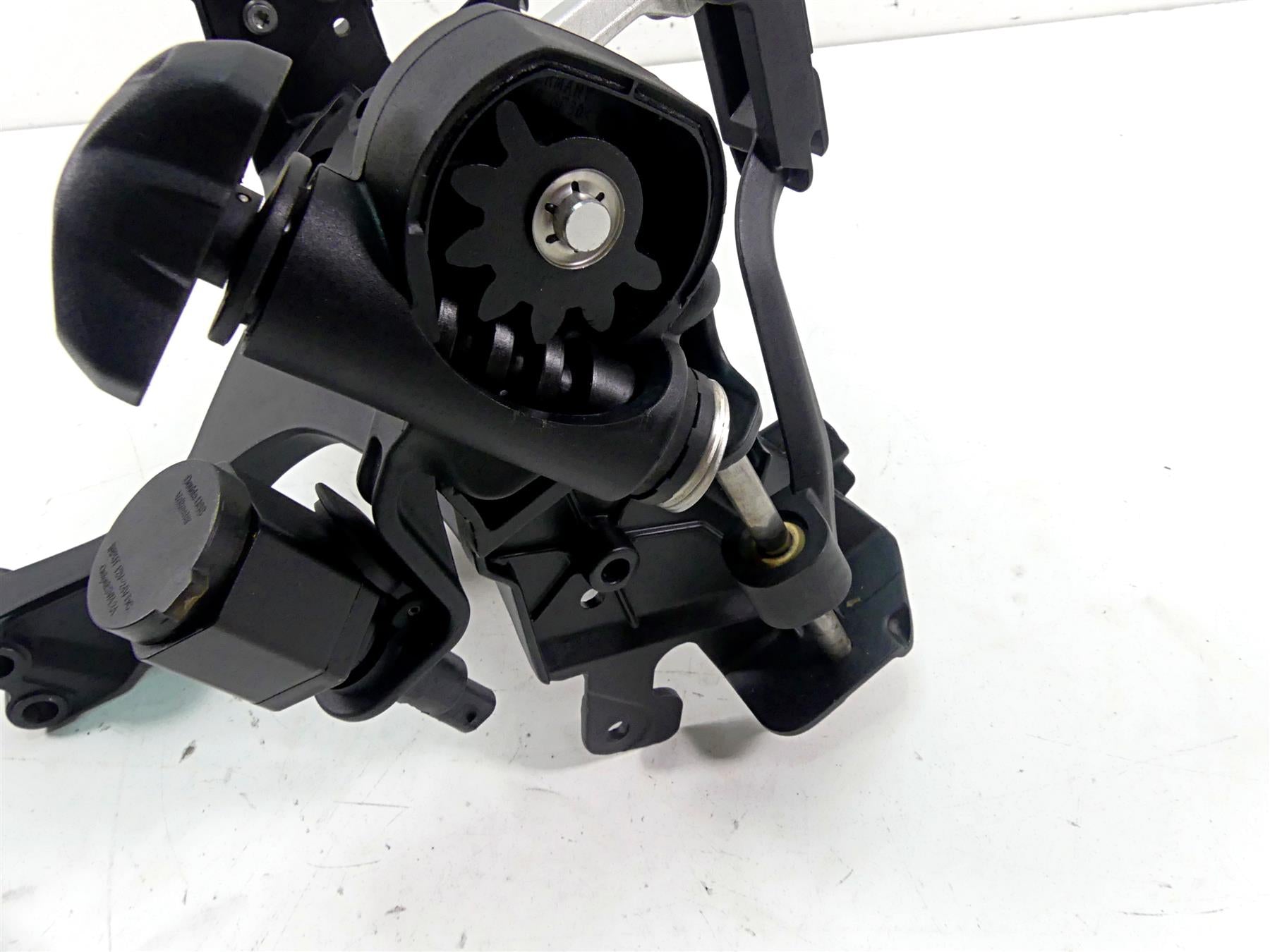 2016 BMW R1200GS Adv K51 Front Windshield Adjustment Mount Set 46637726524 {{ shop.shopifyCountryName }} - Mototech271