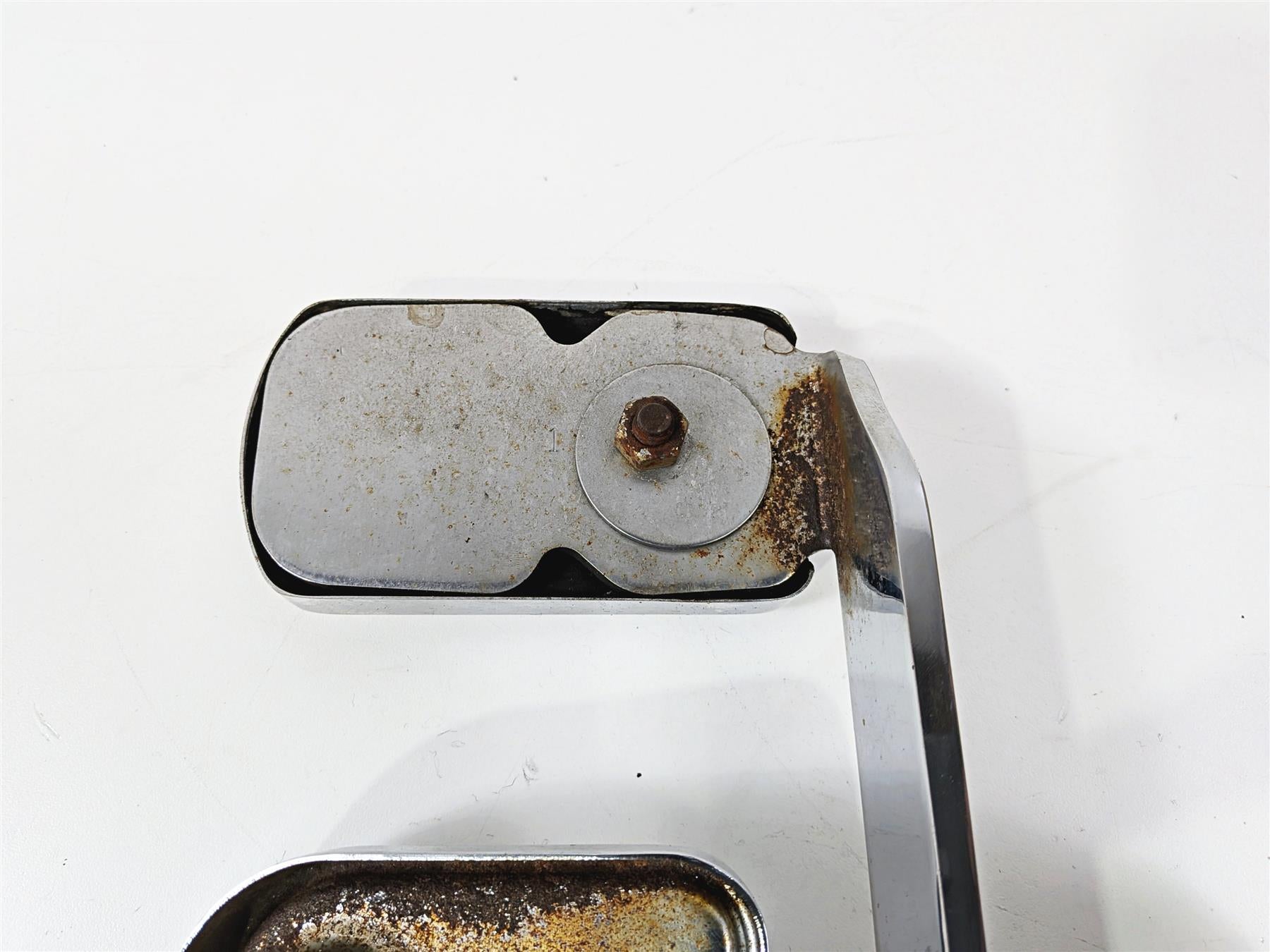 1996 Harley FLSTC Softail Heritage Front Right Floor Board Brake Pedal 42431-87A {{ shop.shopifyCountryName }} - Mototech271