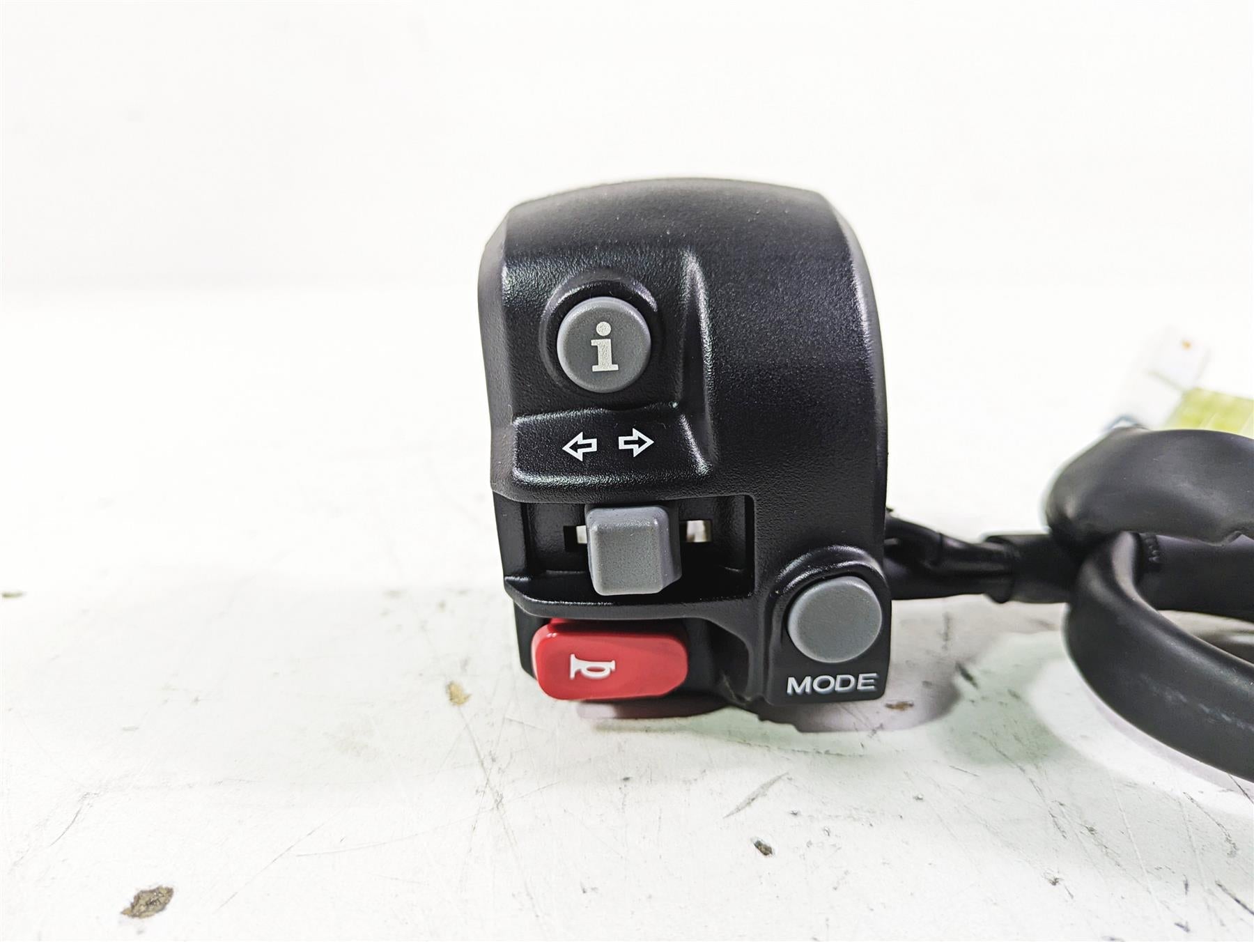 2020 Triumph Street Scrambler 900 Left Hand Control Switch T2042241 {{ shop.shopifyCountryName }} - Mototech271
