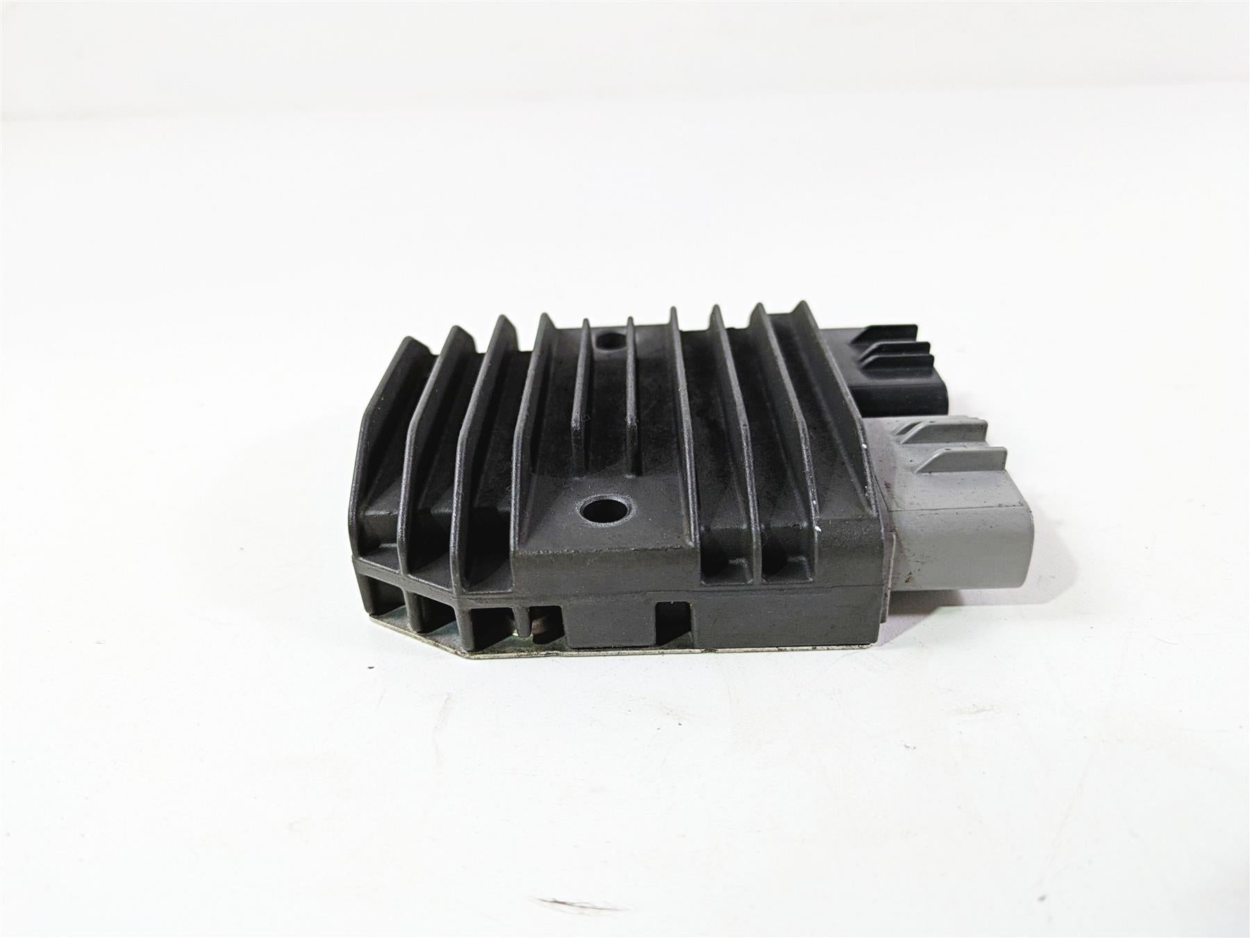 2006 Triumph Rocket 3 Rectifier Voltage Regulator FH009AA T1300470 {{ shop.shopifyCountryName }} - Mototech271