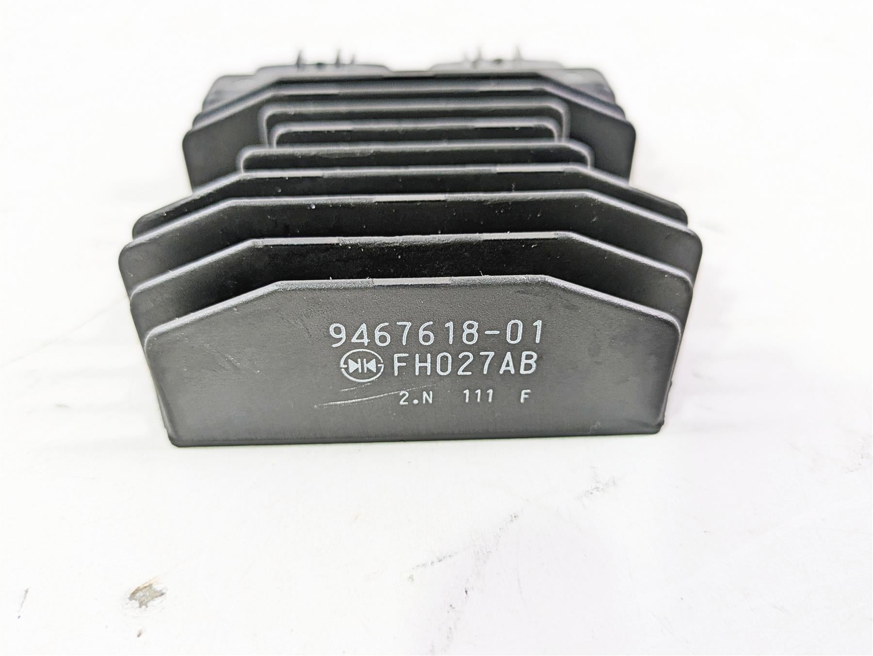 2015 BMW R1200GS Adv K51 Rectifier Voltage Regulator FH927AB 12318523367 {{ shop.shopifyCountryName }} - Mototech271