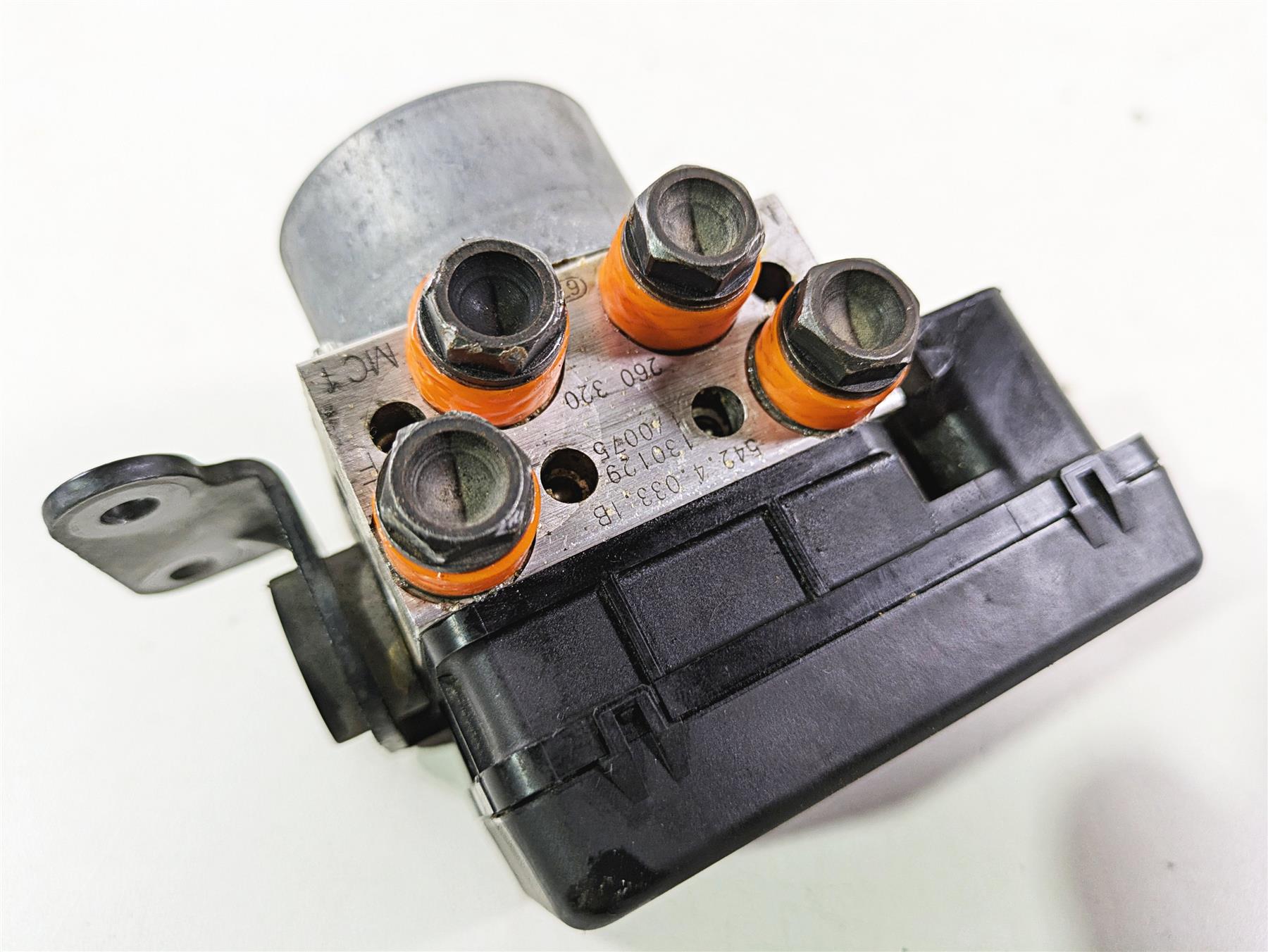 2013 Ducati Hyperstrada 821 Abs Brake Pump Module Unit 54240401A {{ shop.shopifyCountryName }} - Mototech271