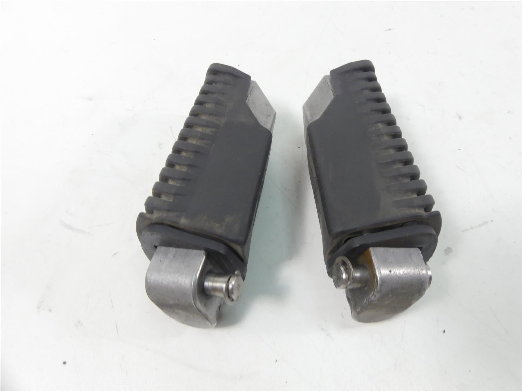 2011 BMW R1200GS K255 Adv Rear Passenger Footpeg Foot Peg Rest Set 46712310403 {{ shop.shopifyCountryName }} - Mototech271