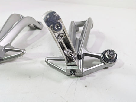 2009 Yamaha FZ1 FZS10 Fazer Rear Passenger Footpeg Set 2D1-2741L-00-00 {{ shop.shopifyCountryName }} - Mototech271