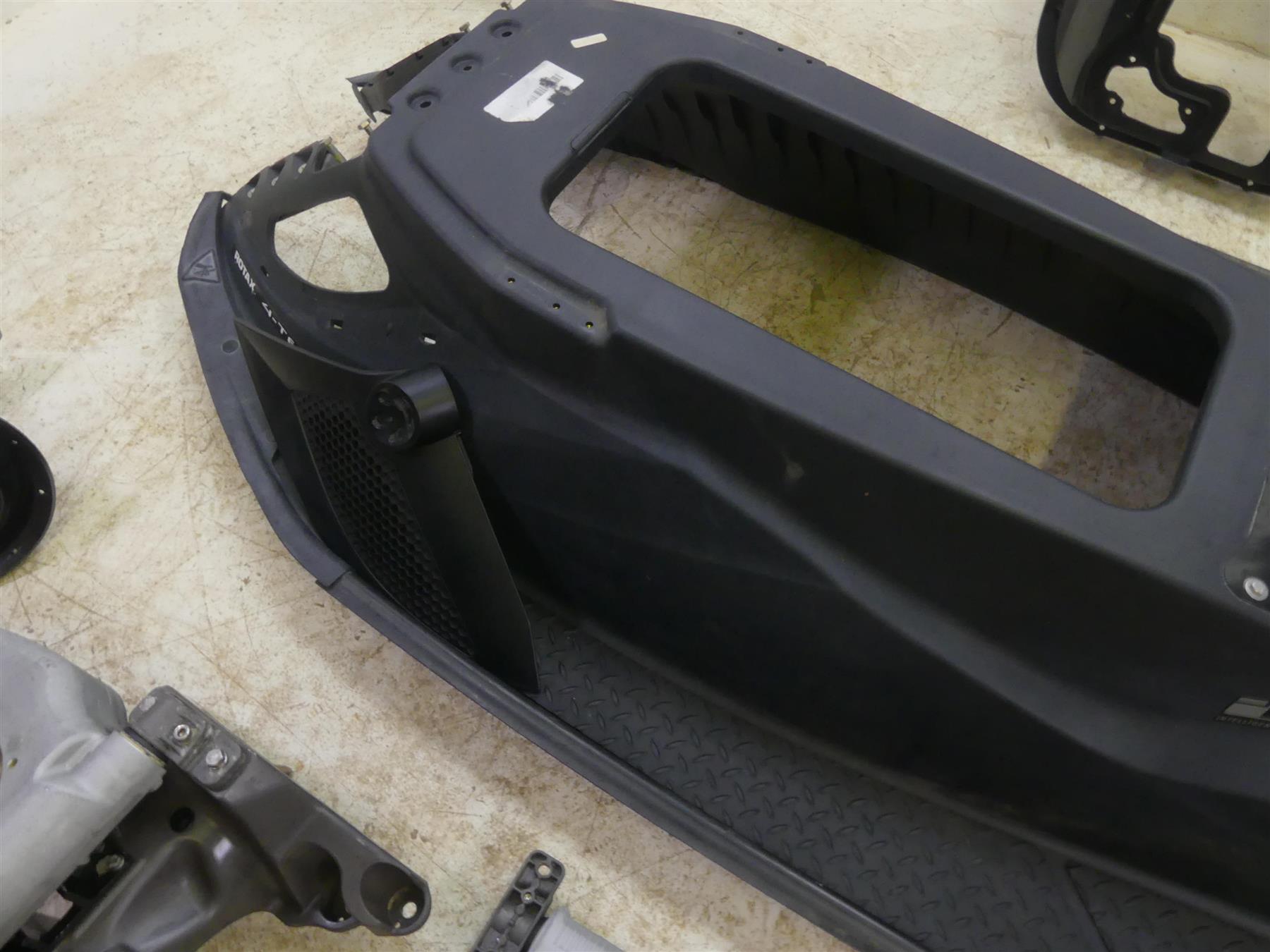 2010 Sea-Doo 4-Tec GTX 215 Upper Deck Gas Tank Swingarm Set 291003018 291003462 {{ shop.shopifyCountryName }} - Mototech271