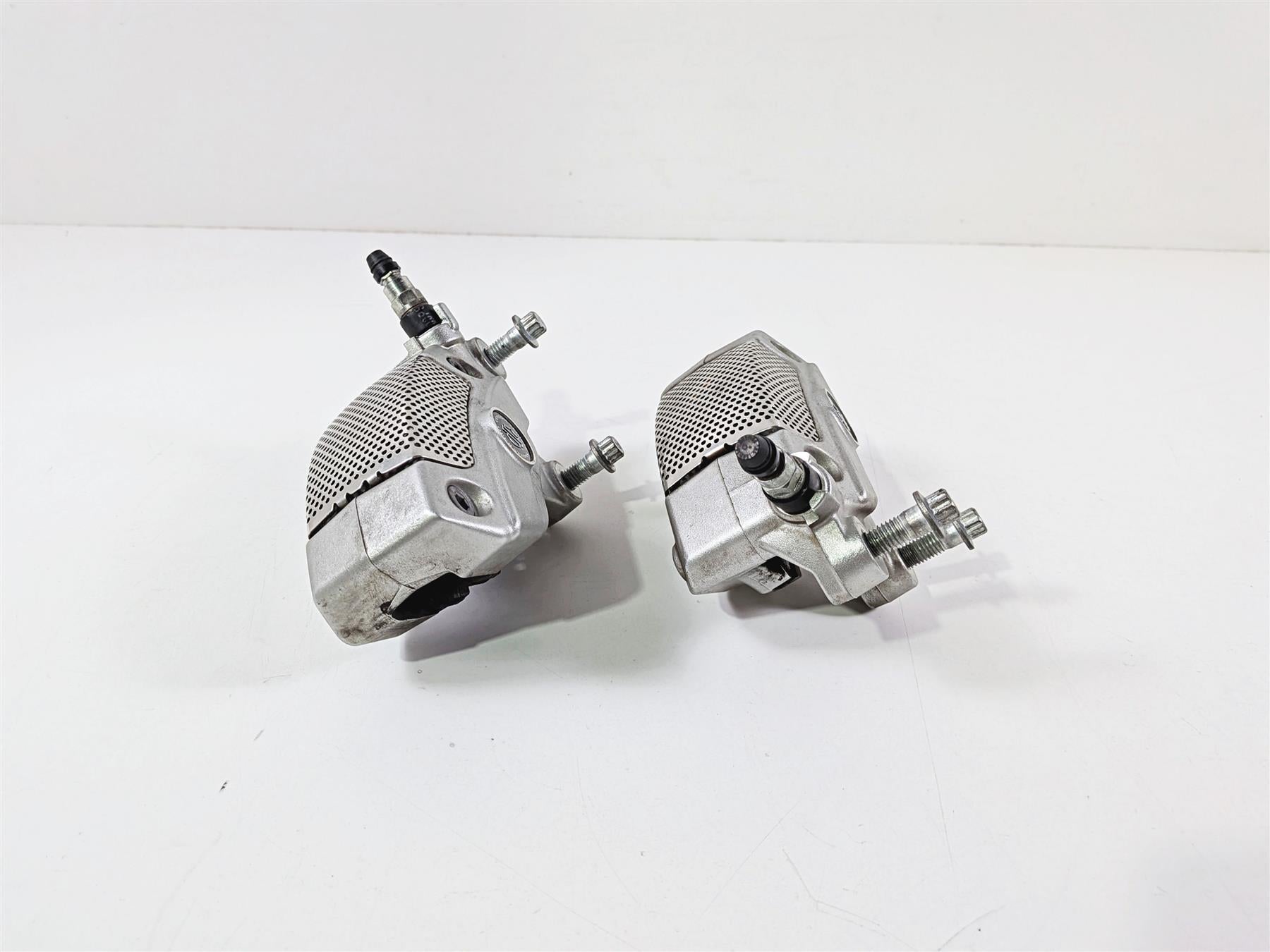 2011 Harley Touring FLHTCU CVO Electra Glide Front Brake Caliper Set 42938-08-Mototech271