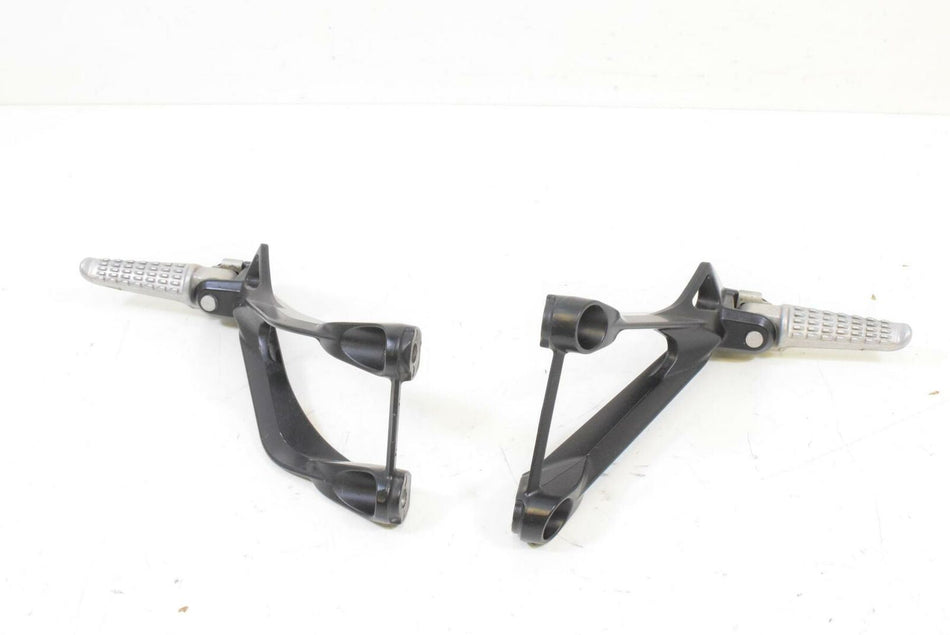 2007 Kawasaki ZX6R ZX636 ZX6 Ninja Rear Passenger Footpeg Set 35063-0145-W9 {{ shop.shopifyCountryName }} - Mototech271