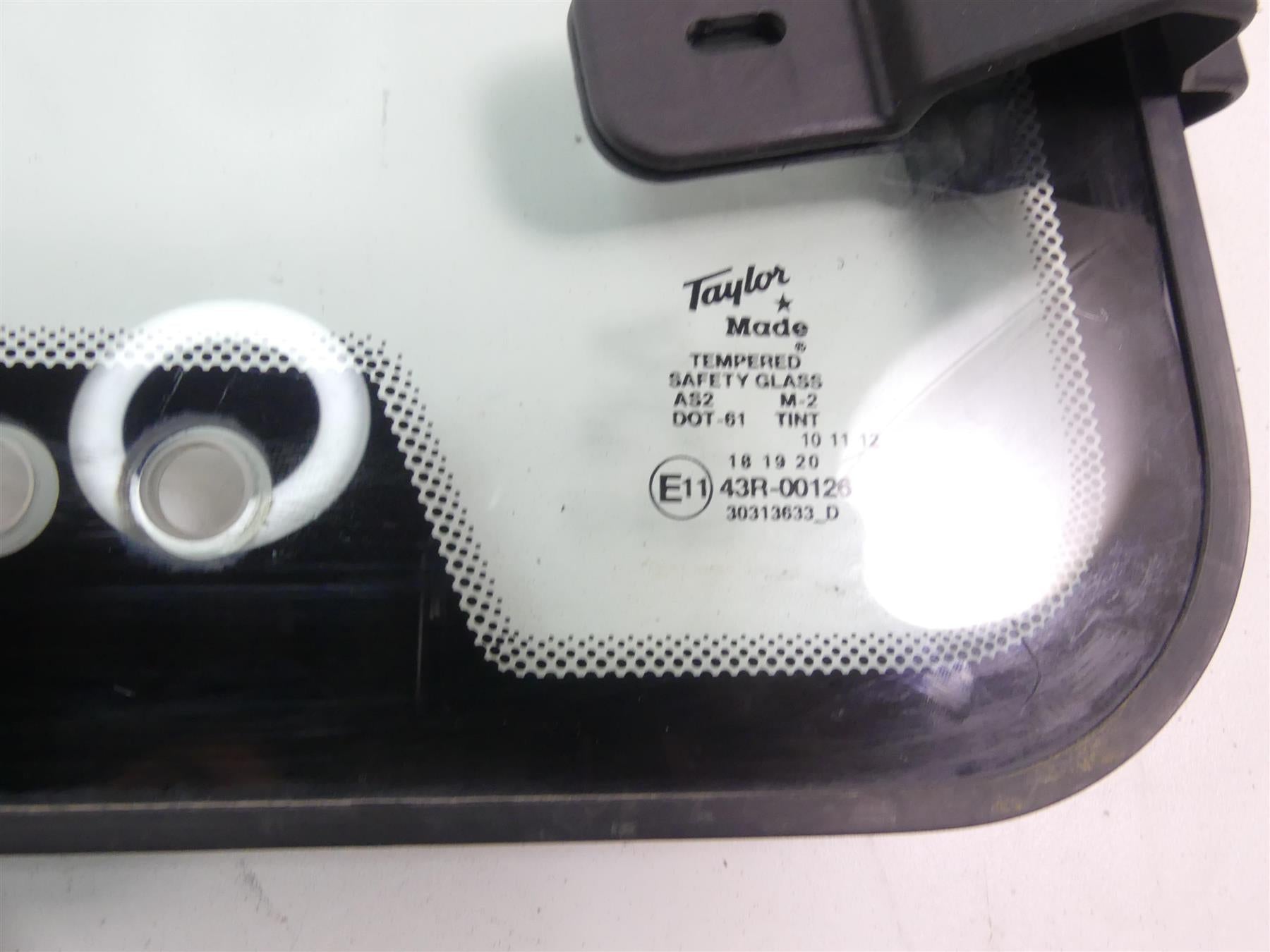 2018 Polaris General 1000 EPS Lock & Ride Rear Panel Glass Screen Shield 2881113 {{ shop.shopifyCountryName }} - Mototech271