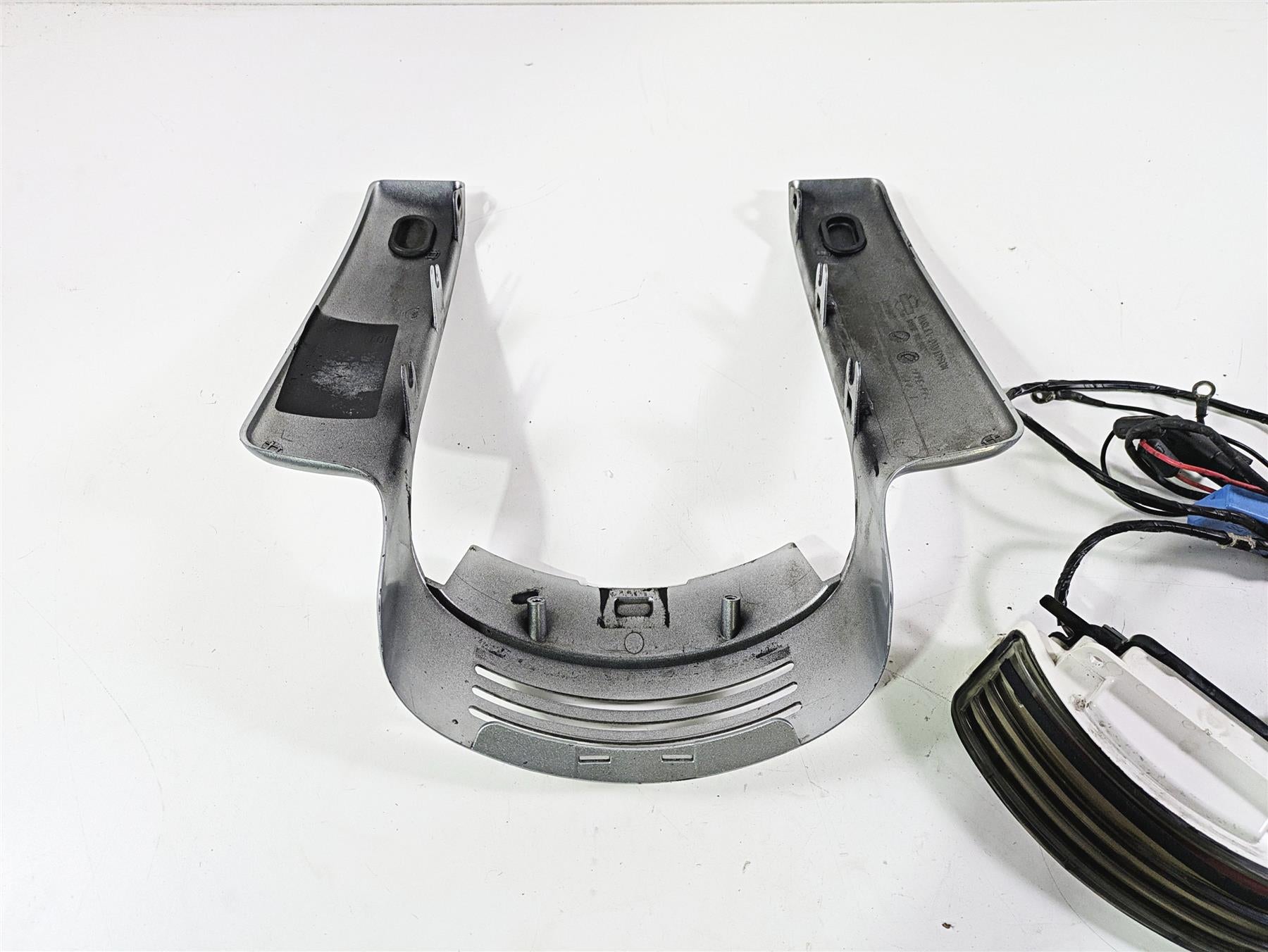 2010 Harley Touring FLHX Street Glide Rear Fender Wing & Led Taillight 59739-09 {{ shop.shopifyCountryName }} - Mototech271