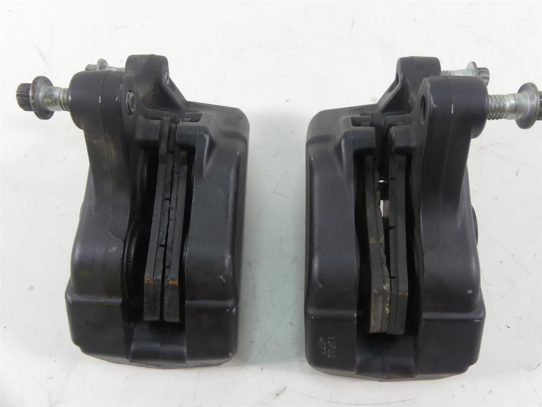 2014 Harley Touring FLHX Street Glide Front Brake Caliper Set - Read 43027-08 {{ shop.shopifyCountryName }} - Mototech271