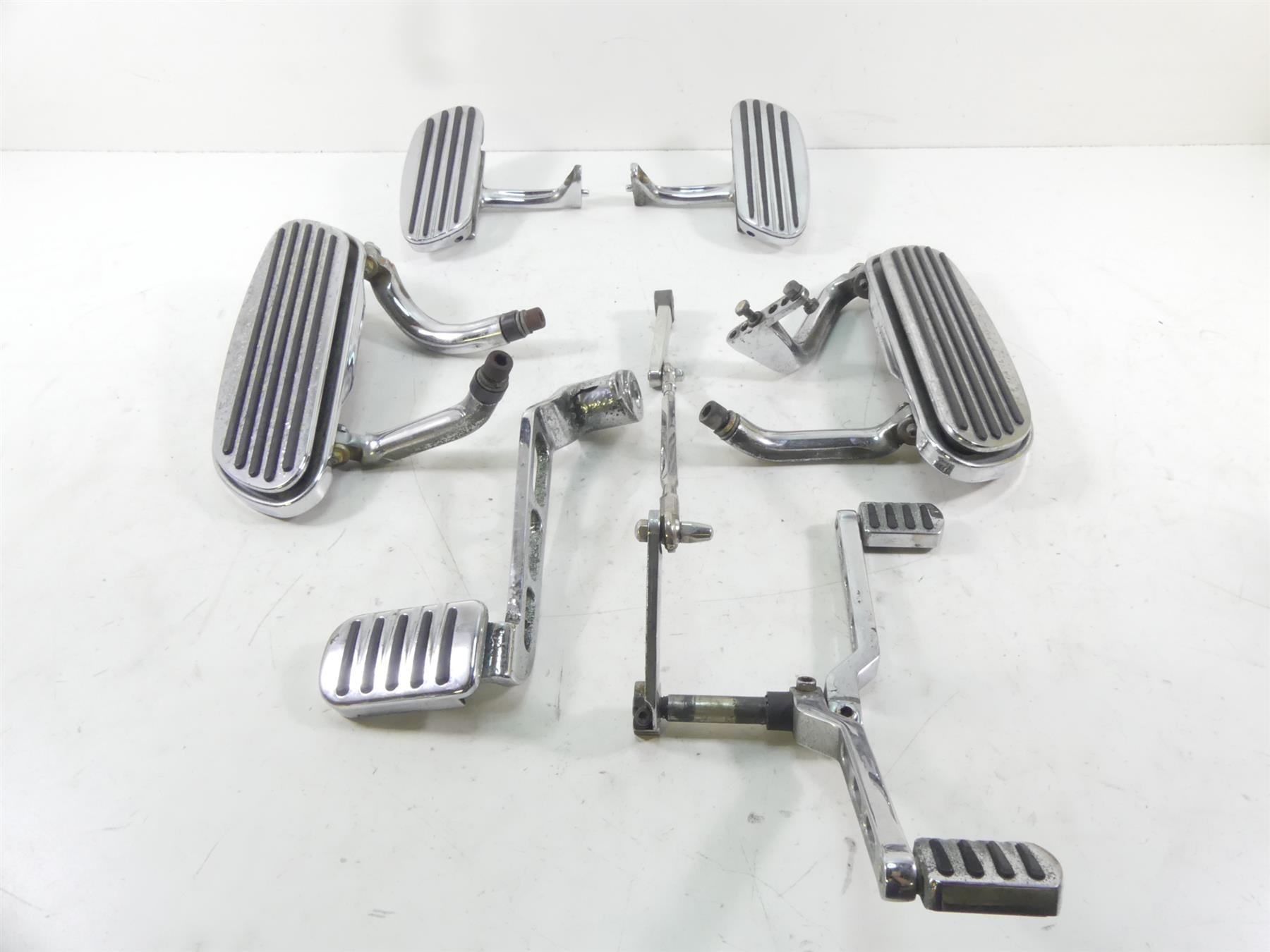 2005 Harley Touring CVO FLHTC SE Electra Glide  Floorboard Pedal Set 50683-04 | Mototech271