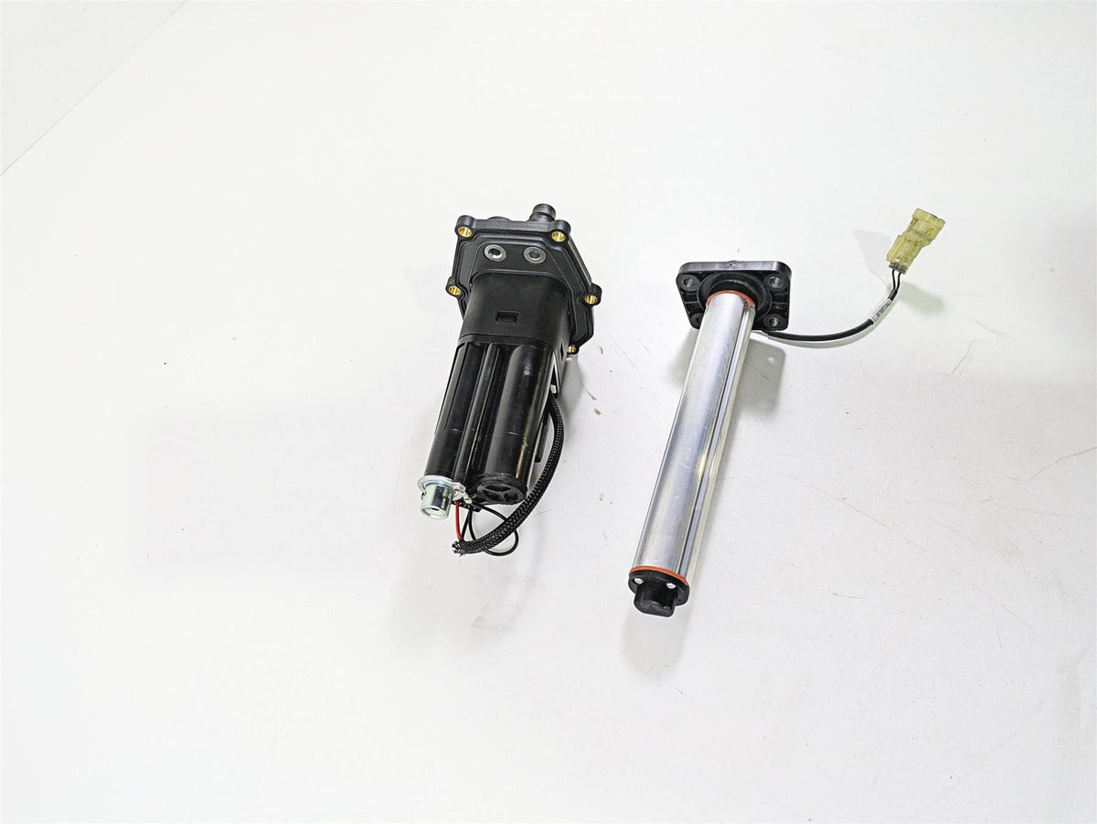 2019 Ducati Supersport 939 S Fuel Gas Pump & Level Sender 16024341A 59210251B {{ shop.shopifyCountryName }} - Mototech271