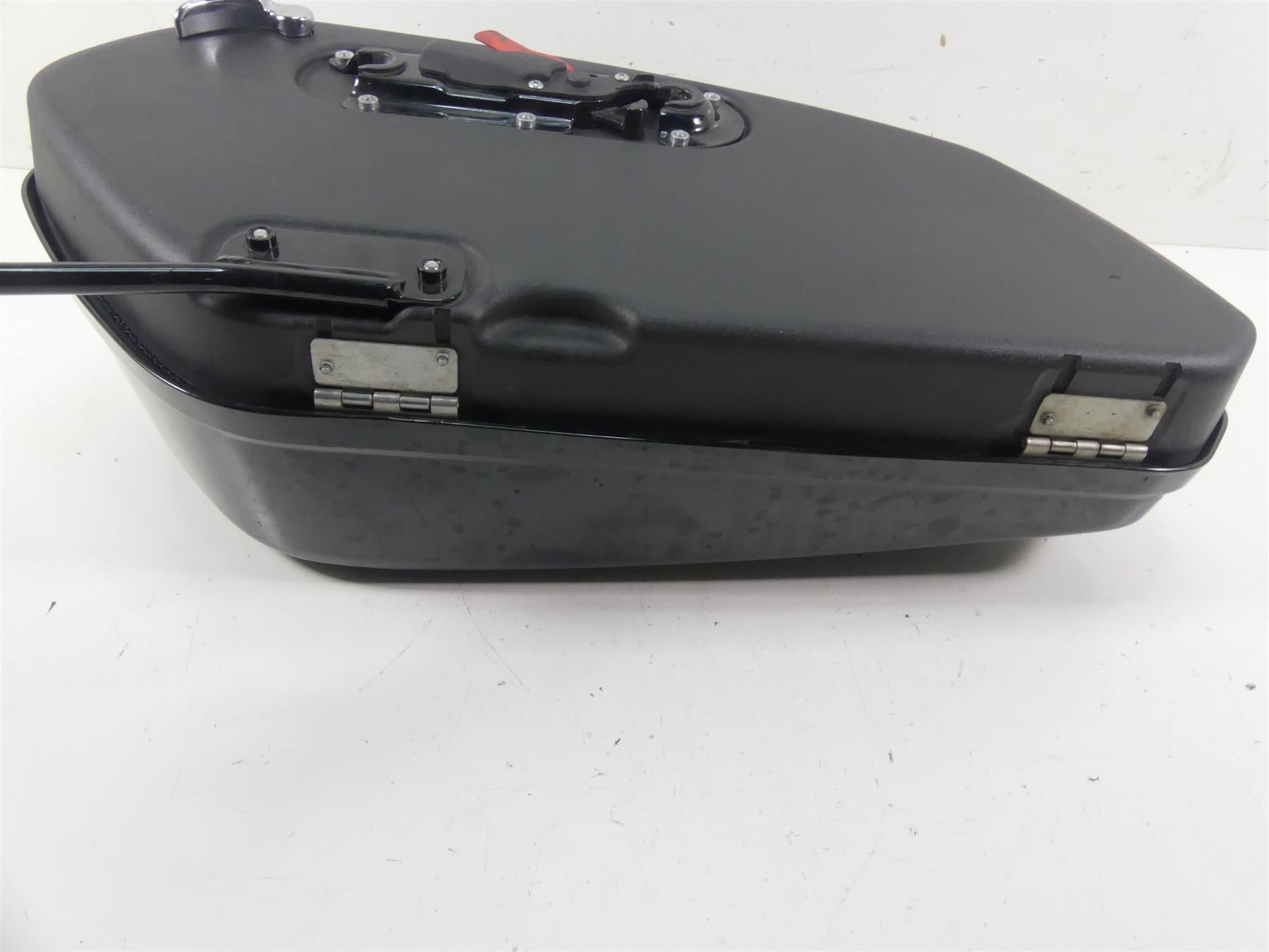 2021 Harley Softail FLSB Sport Glide Right Side Saddlebag Saddle Bag 90201448 {{ shop.shopifyCountryName }} - Mototech271