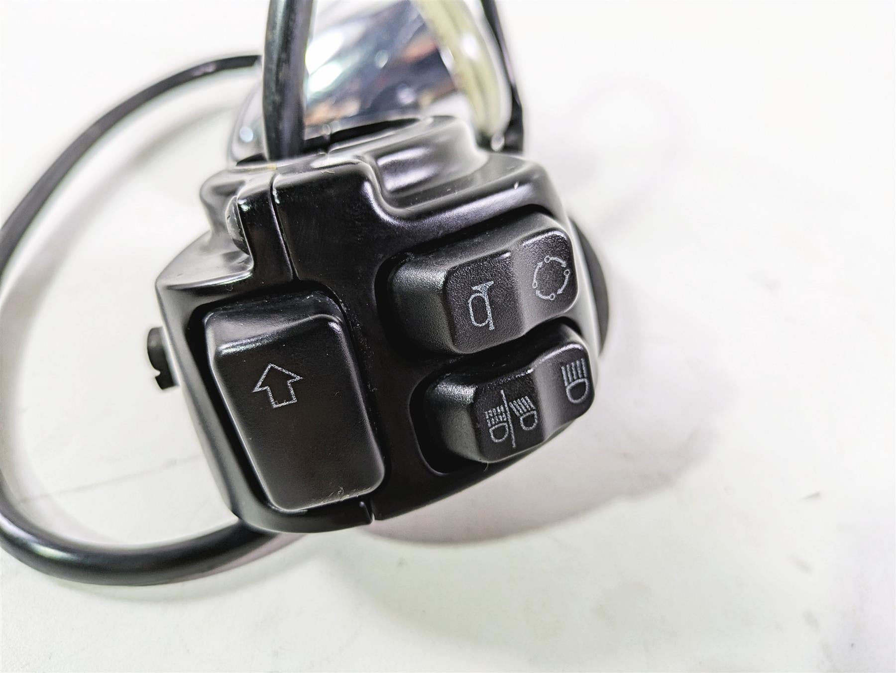 2016 Harley FXDL Dyna Low Rider Left Hand Control Switch + Led Blinker 71500372 {{ shop.shopifyCountryName }} - Mototech271