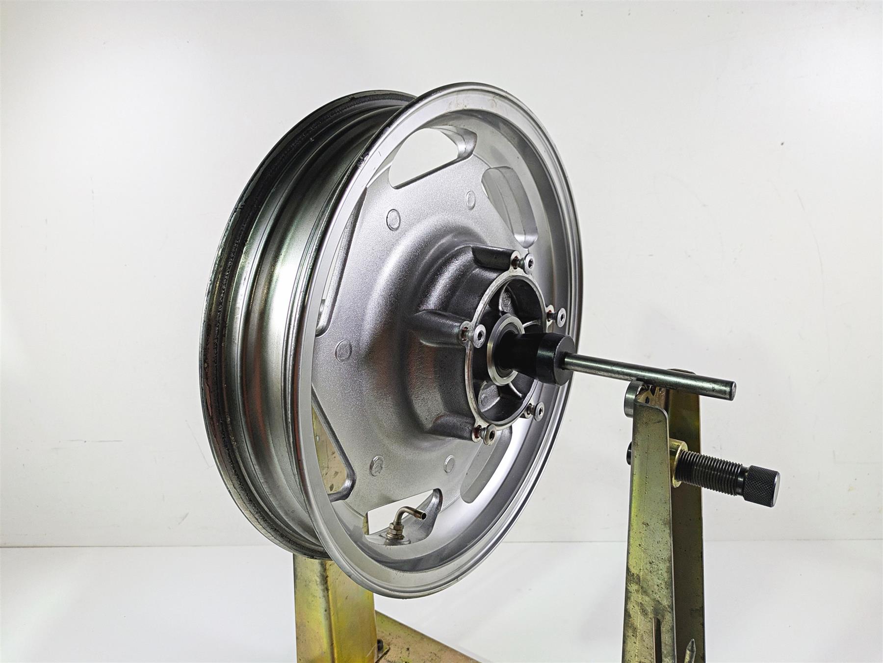 2008 Kawasaki VN1600 Vulcan Nomad Straight 16x3 Front Wheel Rim 41073-0031