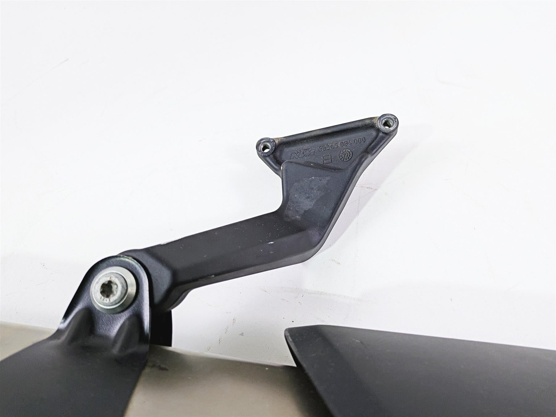 2020 KTM 1290 Super Adventure R Oem Stock Exhaust Pipe Muffler 60305183000 {{ shop.shopifyCountryName }} - Mototech271