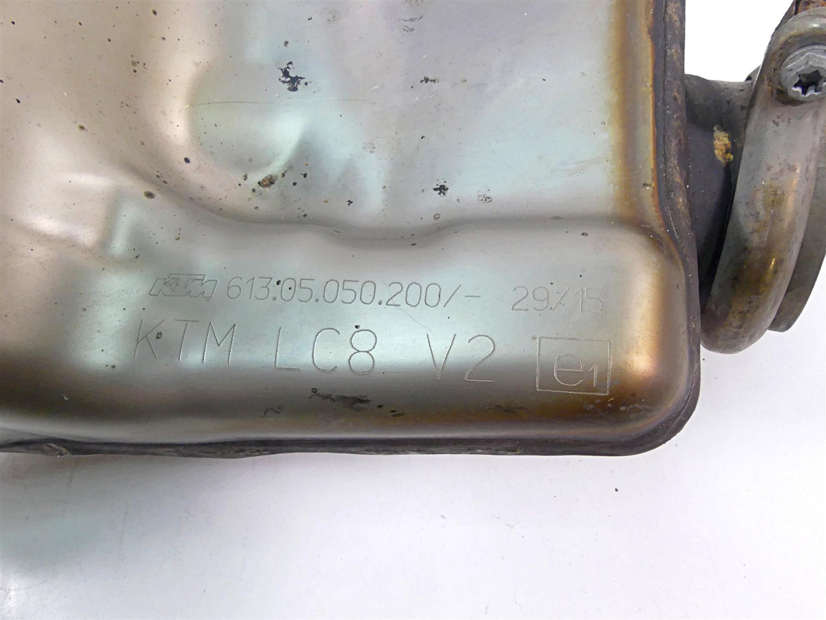 2016 KTM 1290 Super Duke R Oem Exhaust Mid Pre Muffler Chamber 61305050200 {{ shop.shopifyCountryName }} - Mototech271