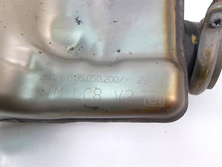 2016 KTM 1290 Super Duke R Oem Exhaust Mid Pre Muffler Chamber 61305050200 {{ shop.shopifyCountryName }} - Mototech271