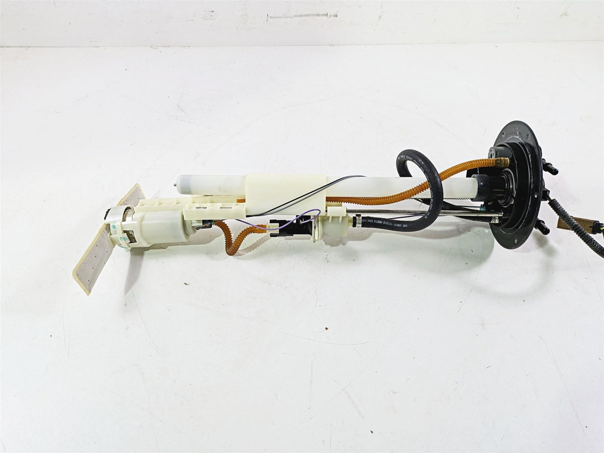 2013 Harley VRSCF Muscle Rod Fuel Gas Petrol Pump - Tested 75310-07 {{ shop.shopifyCountryName }} - Mototech271