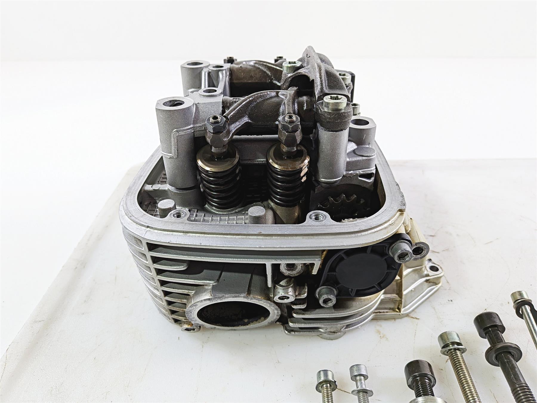 2004 BMW R1150GS R21 Right Cylinderhead Cylinder Head - Good Compression 7670534 {{ shop.shopifyCountryName }} - Mototech271