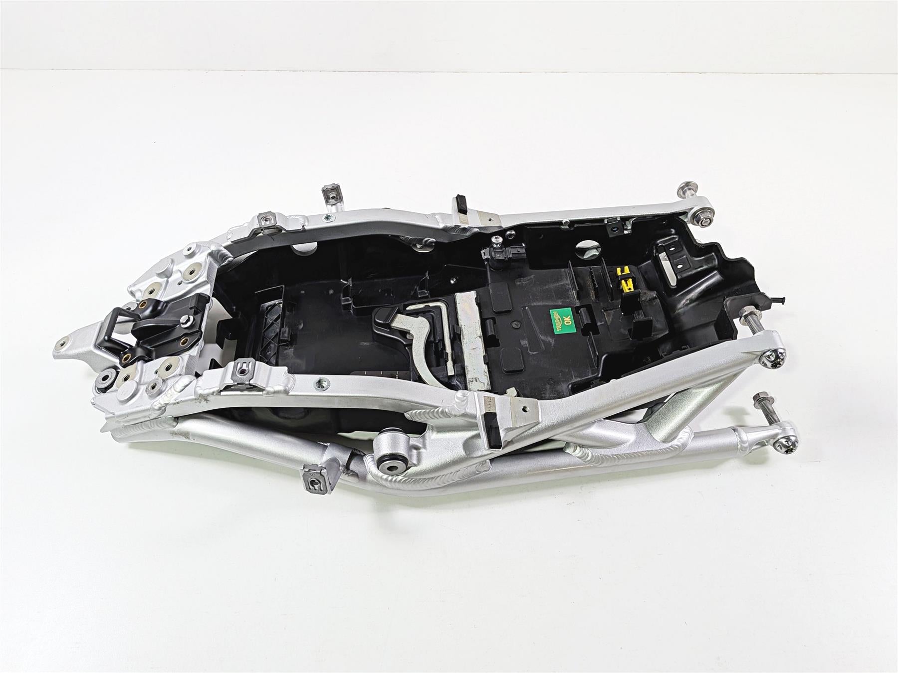 2019 Triumph Speed Triple RS 1050 Straight Subframe & Inner Fender T2079742 {{ shop.shopifyCountryName }} - Mototech271