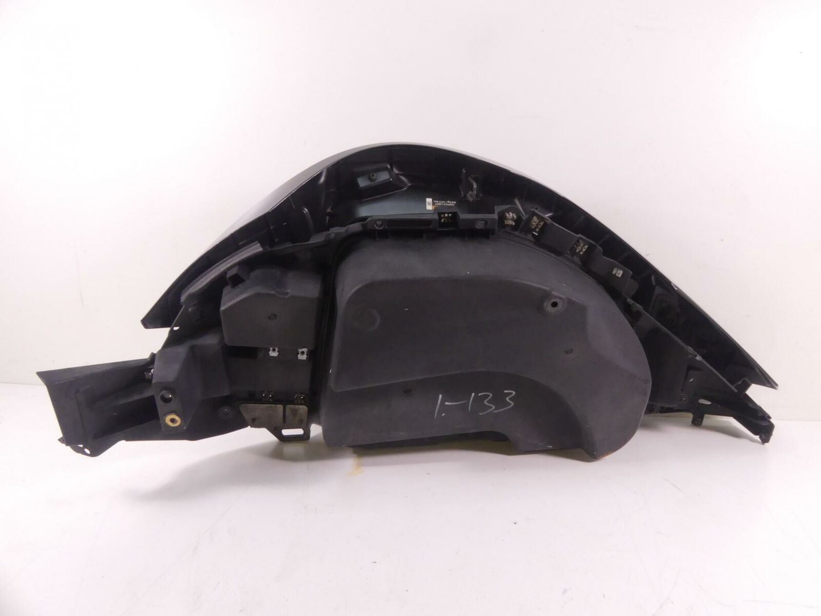 2010 Victory Vision Tour Right Side Saddlebag Luggage Case Box Carrier 5436205 {{ shop.shopifyCountryName }} - Mototech271