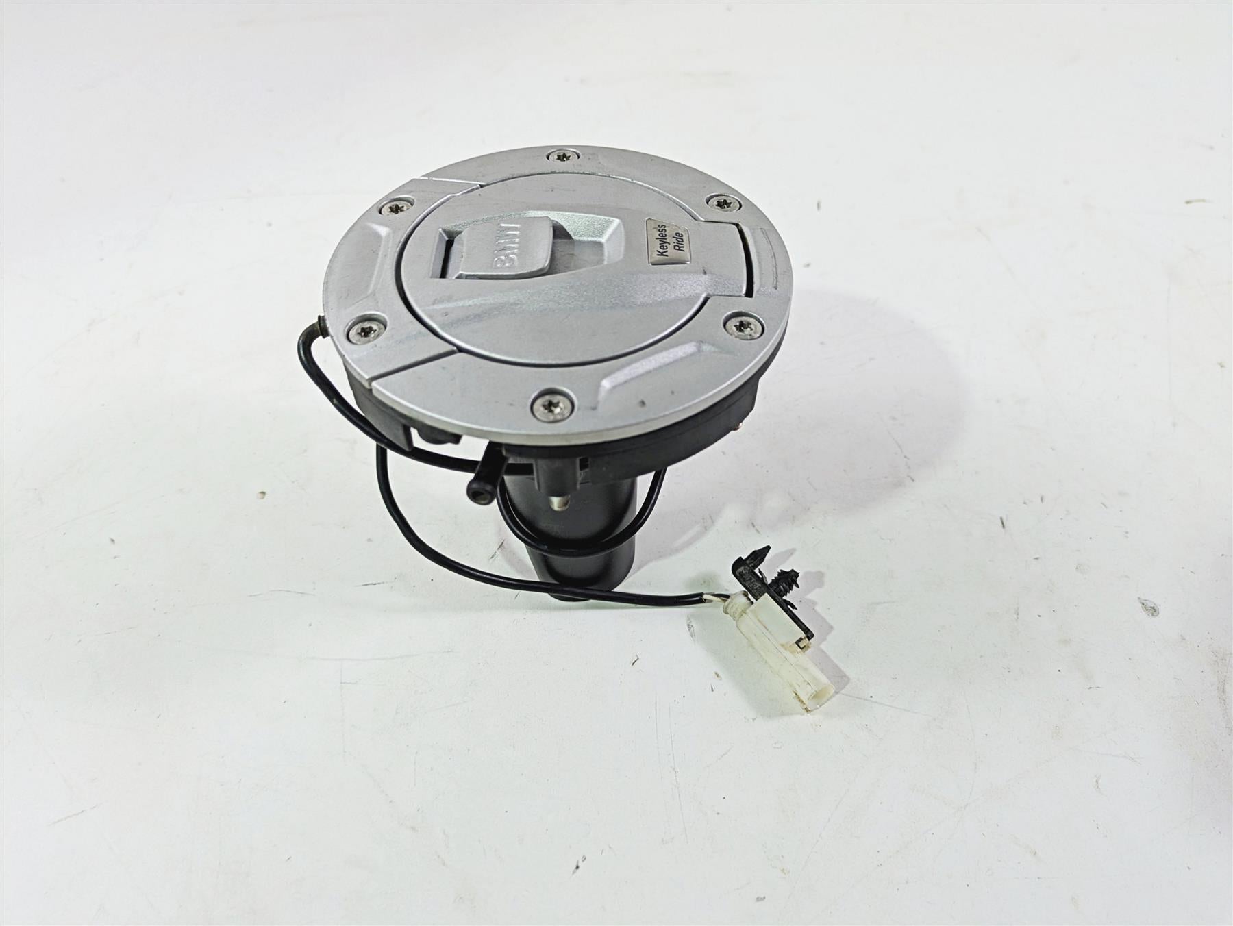 2015 BMW R1200 GS Adv K51 Keyless Ride Fuel Gas Tank Cap 16118552148 {{ shop.shopifyCountryName }} - Mototech271