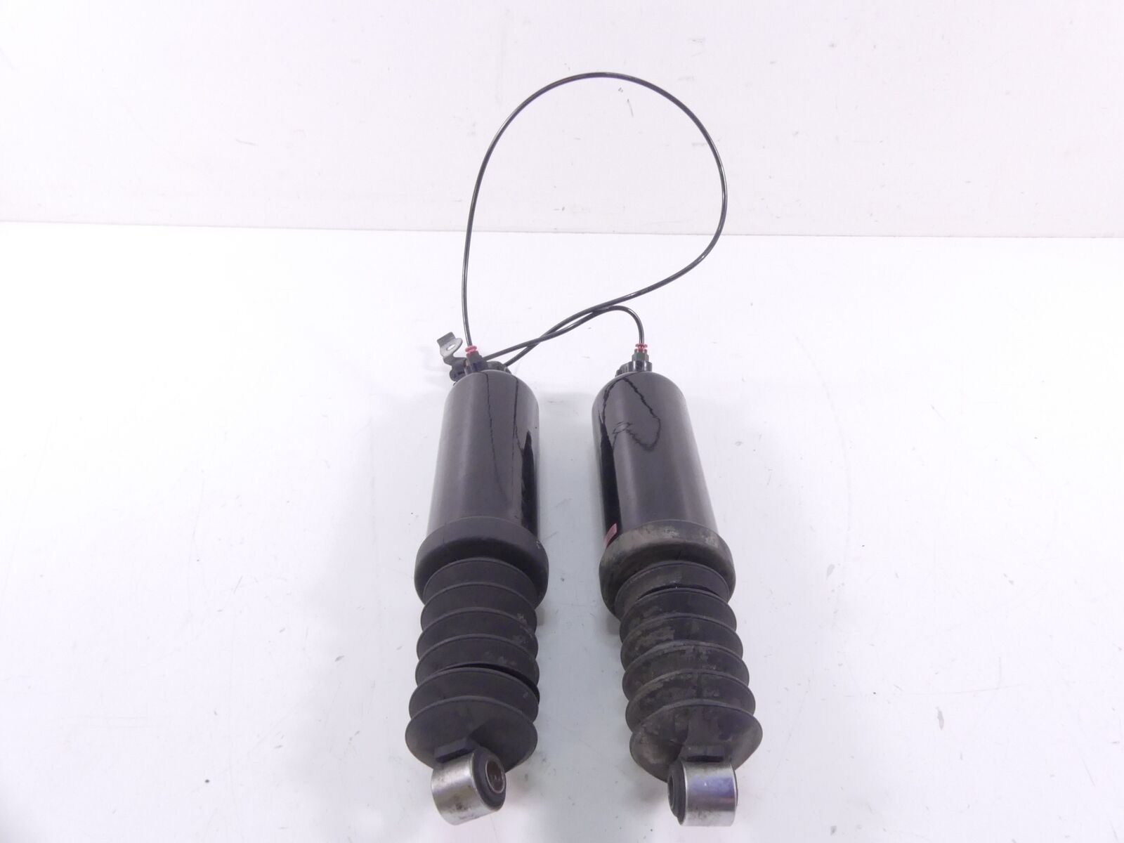 2009 Harley Touring FLHRC Road King Rear 13" Showa Shock Damper Set 54565-09 {{ shop.shopifyCountryName }} - Mototech271