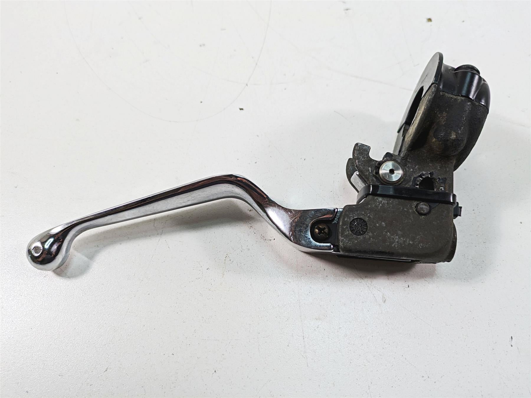 2005 Harley Touring FLHTCUI Electra Glide Clutch Perch & Lever 38649-98 {{ shop.shopifyCountryName }} - Mototech271
