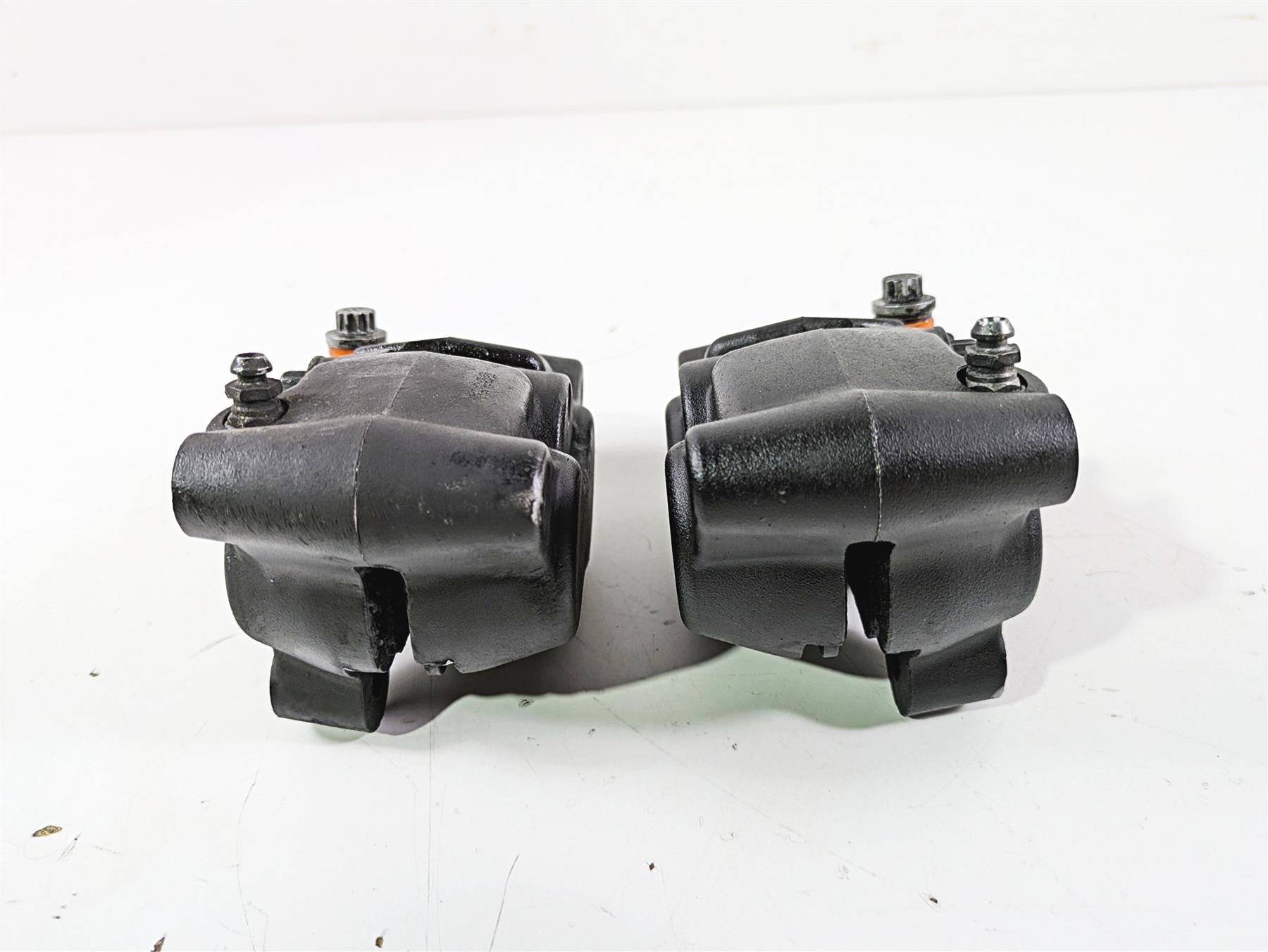 2016 Harley FXDL Dyna Low Rider Front Brake Caliper Set 41300001 41300002 {{ shop.shopifyCountryName }} - Mototech271