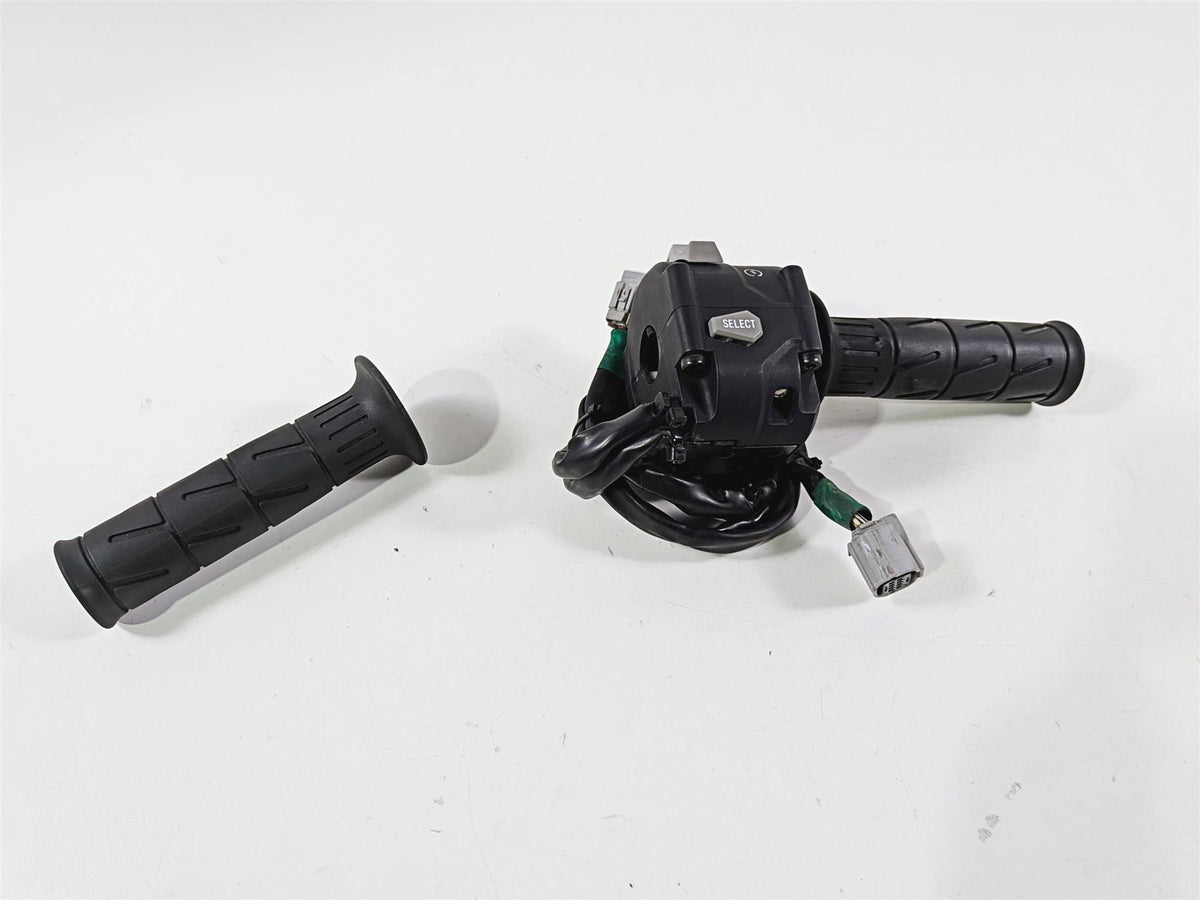 2022 Kawasaki ZX10R ZX1000 Ninja Right Hand Start Control Switch 46091-0585 {{ shop.shopifyCountryName }} - Mototech271