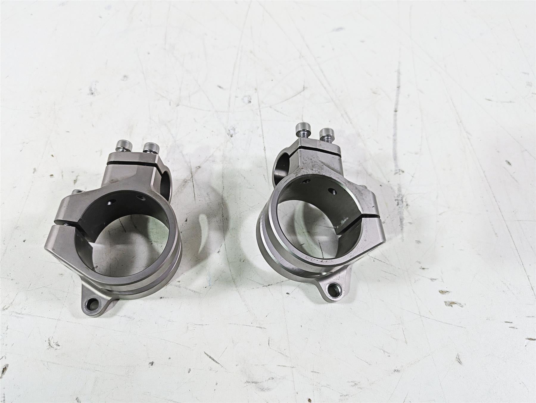 2020 Triumph Daytona 765 Moto2 Handle Bar Mounts Clamp Clip Ons T2042962 {{ shop.shopifyCountryName }} - Mototech271