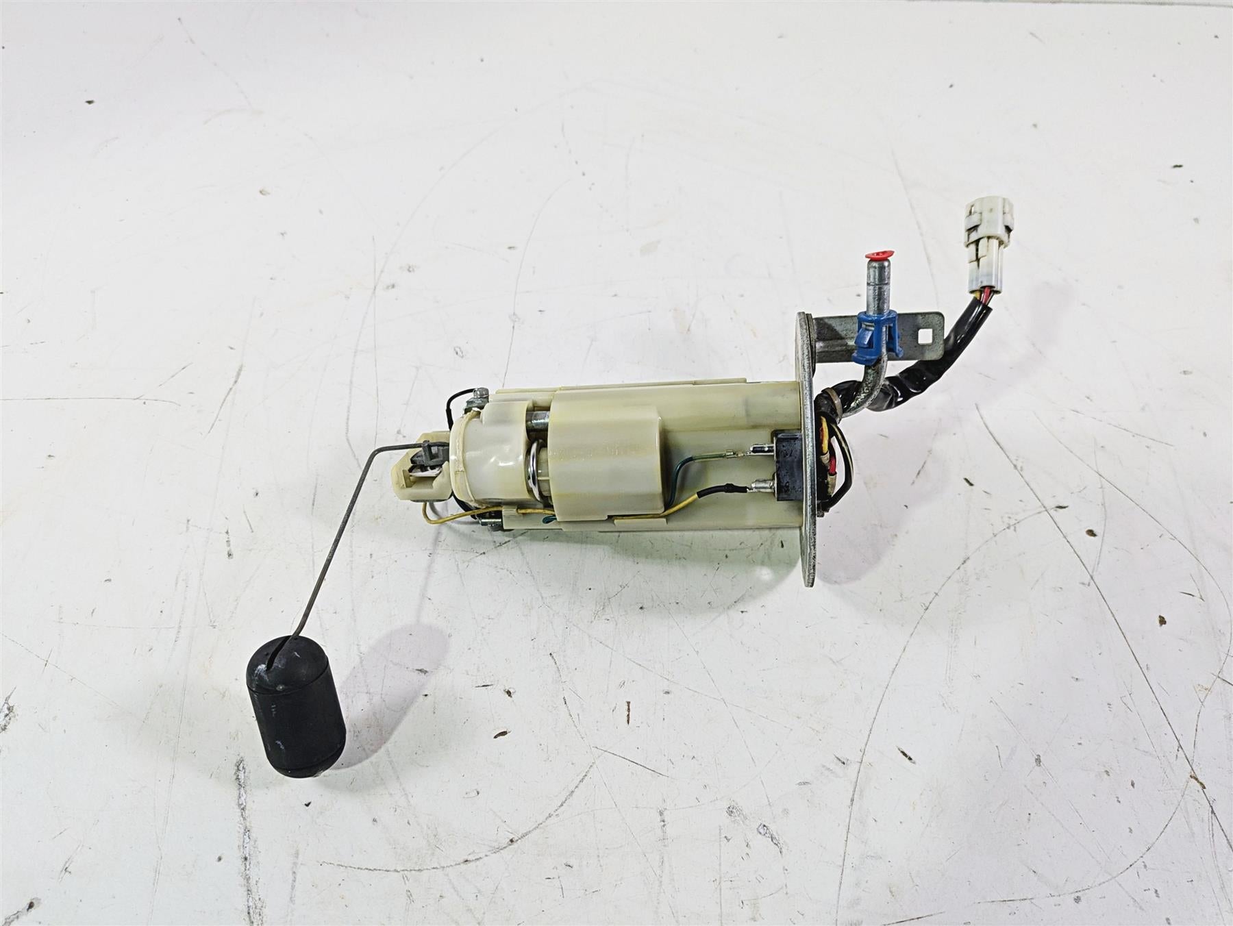 2016 Suzuki GSXR1000 Fuel Gas Petrol Pump - Tested 15100-47H10 {{ shop.shopifyCountryName }} - Mototech271