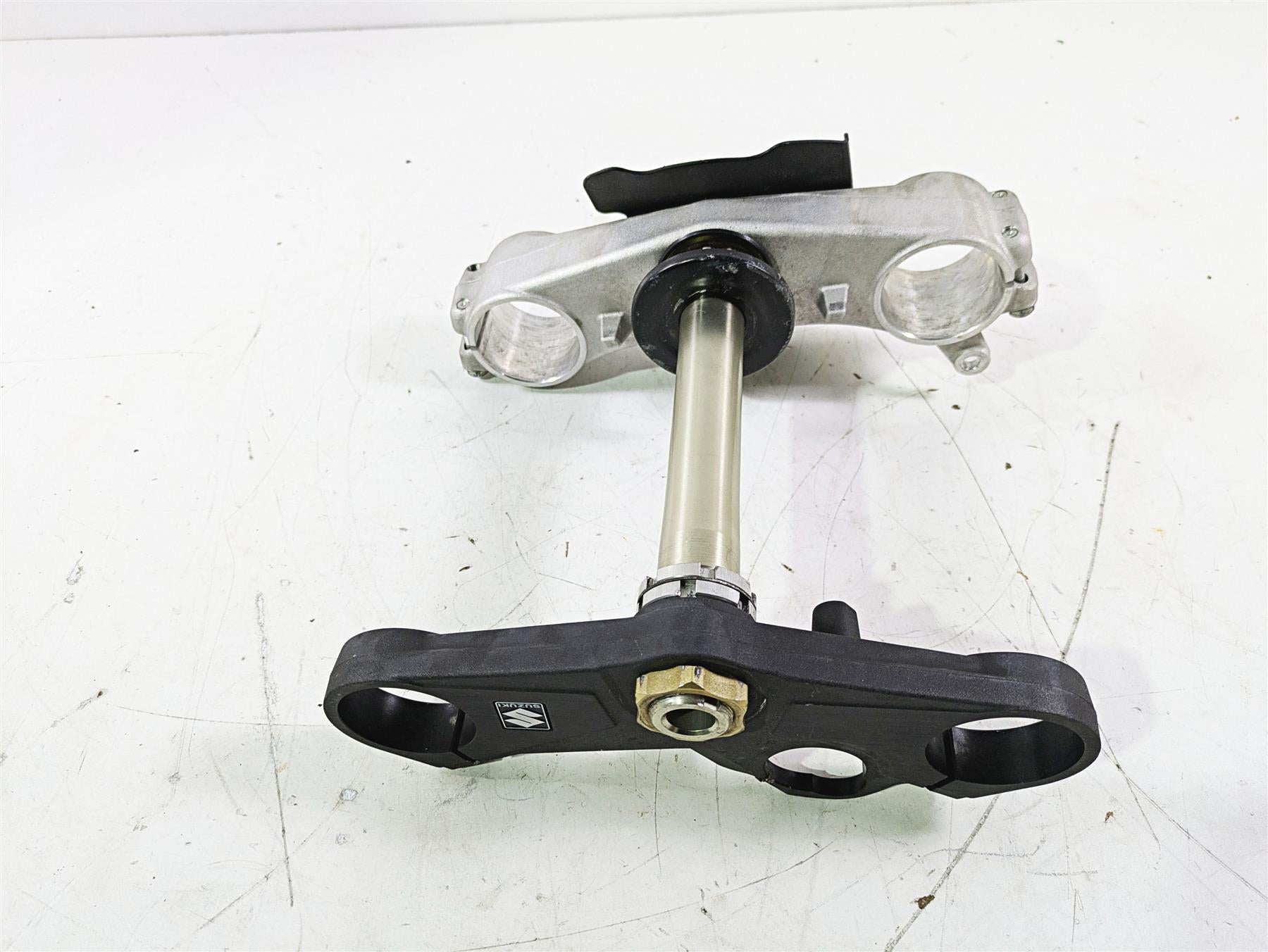 2016 Suzuki GSXR1000 Upper Lower Triple Tree Set - Read 51311-47H00 1410-47H20 {{ shop.shopifyCountryName }} - Mototech271