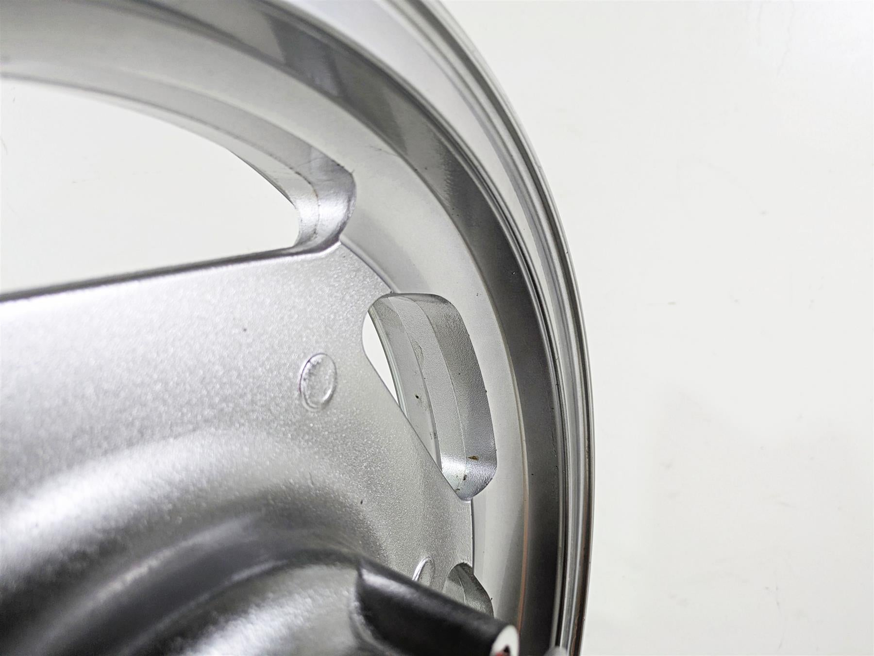 2008 Kawasaki VN1600 Vulcan Nomad Straight 16x3 Front Wheel Rim 41073-0031 {{ shop.shopifyCountryName }} - Mototech271