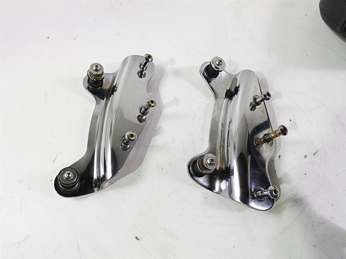 2011 Harley Touring FLHTCUSE CVO E-Glide Passenger Backrest & Mounts 52627-09 {{ shop.shopifyCountryName }} - Mototech271