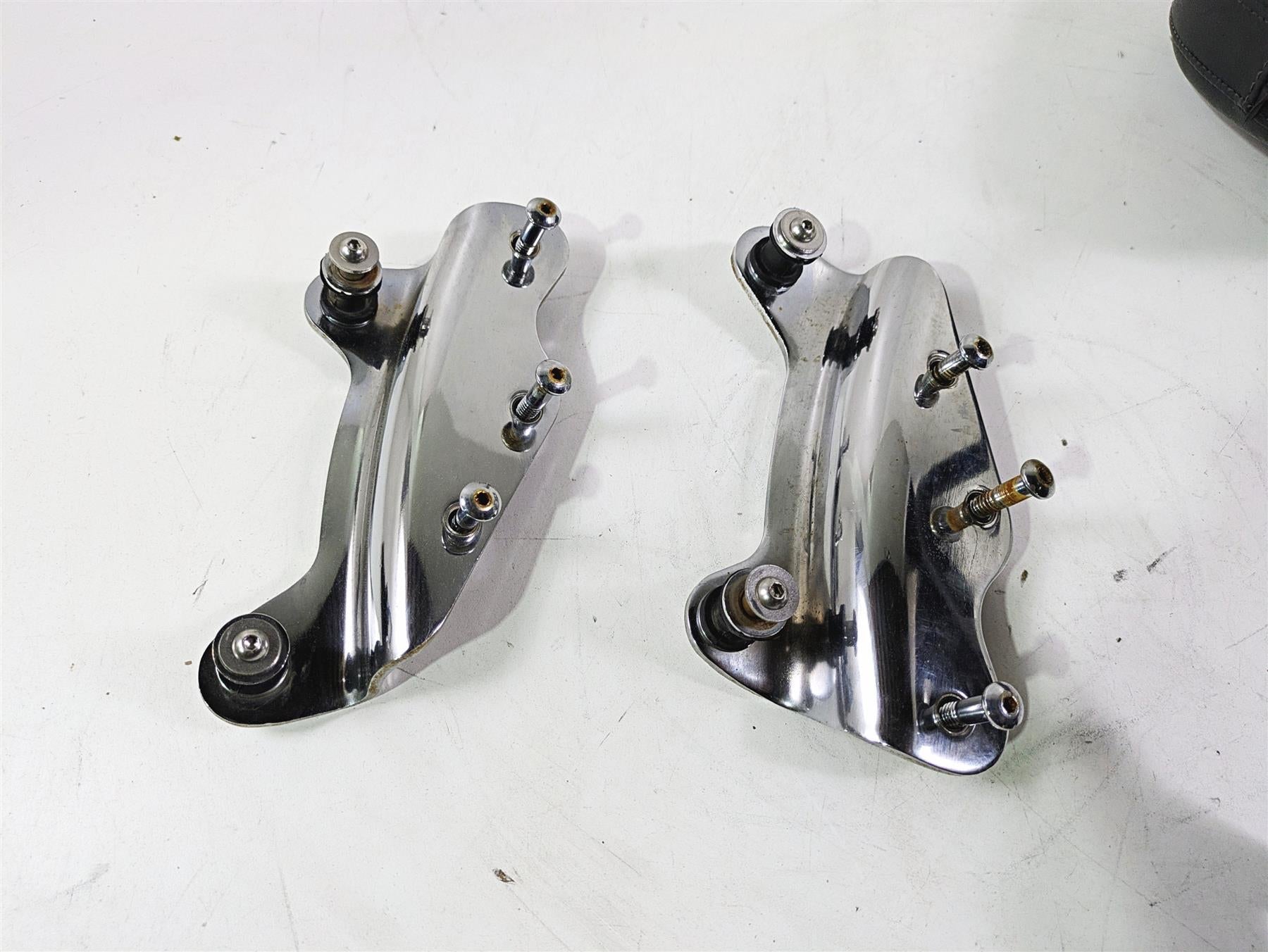 2011 Harley Touring FLHTCUSE CVO E-Glide Passenger Backrest & Mounts 52627-09 {{ shop.shopifyCountryName }} - Mototech271