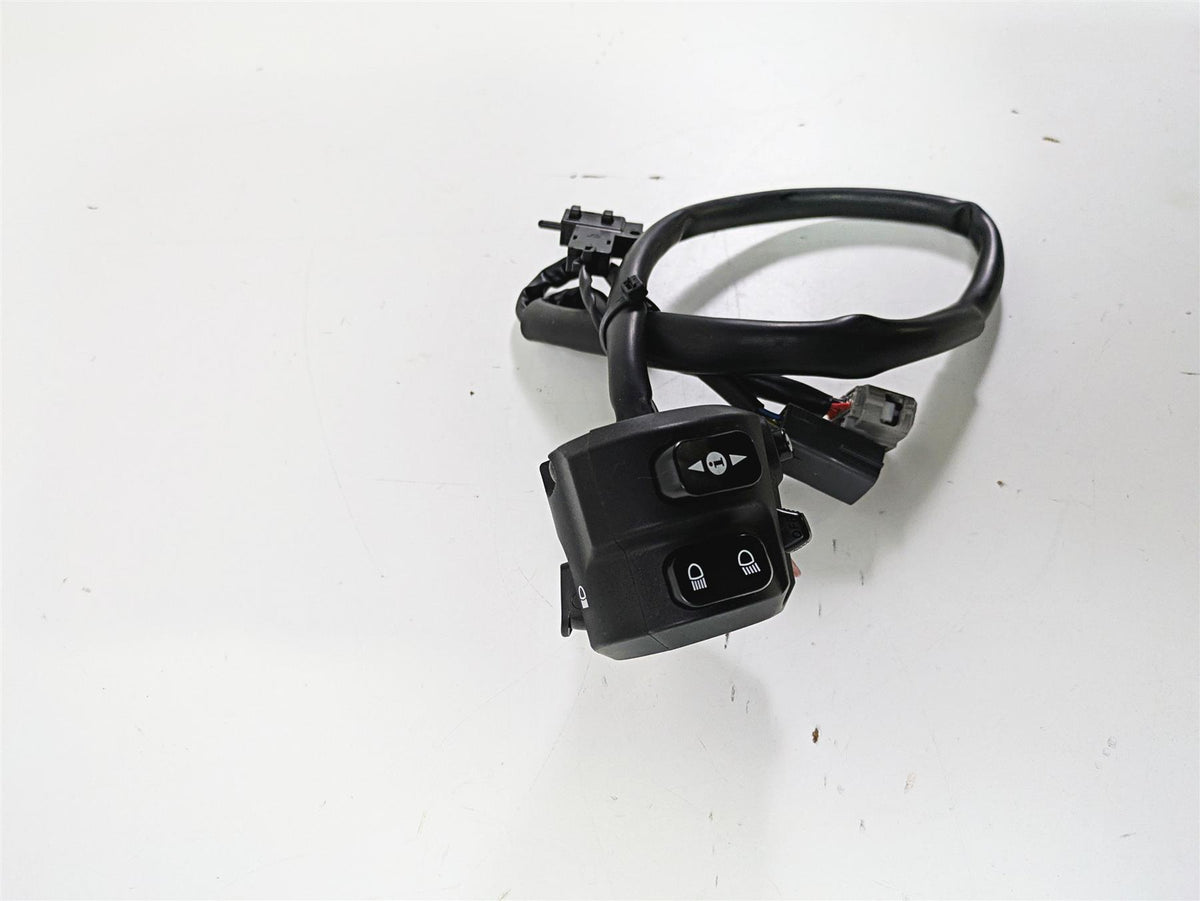 2013 Triumph Tiger 1215 Explorer Left Hand Turn Signal Control Switch T2042035 {{ shop.shopifyCountryName }} - Mototech271