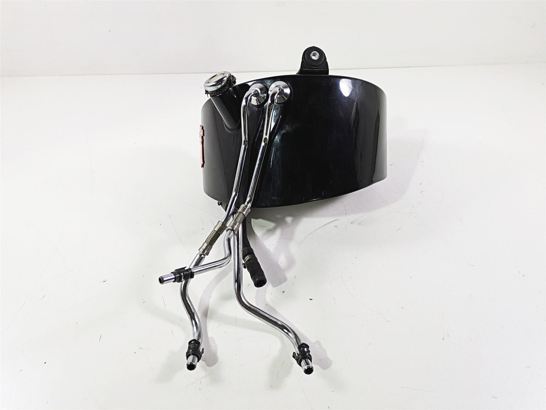 2008 Harley FLSTSB Cross Bones Oil Tank Reservoir & Lines 62492-00B