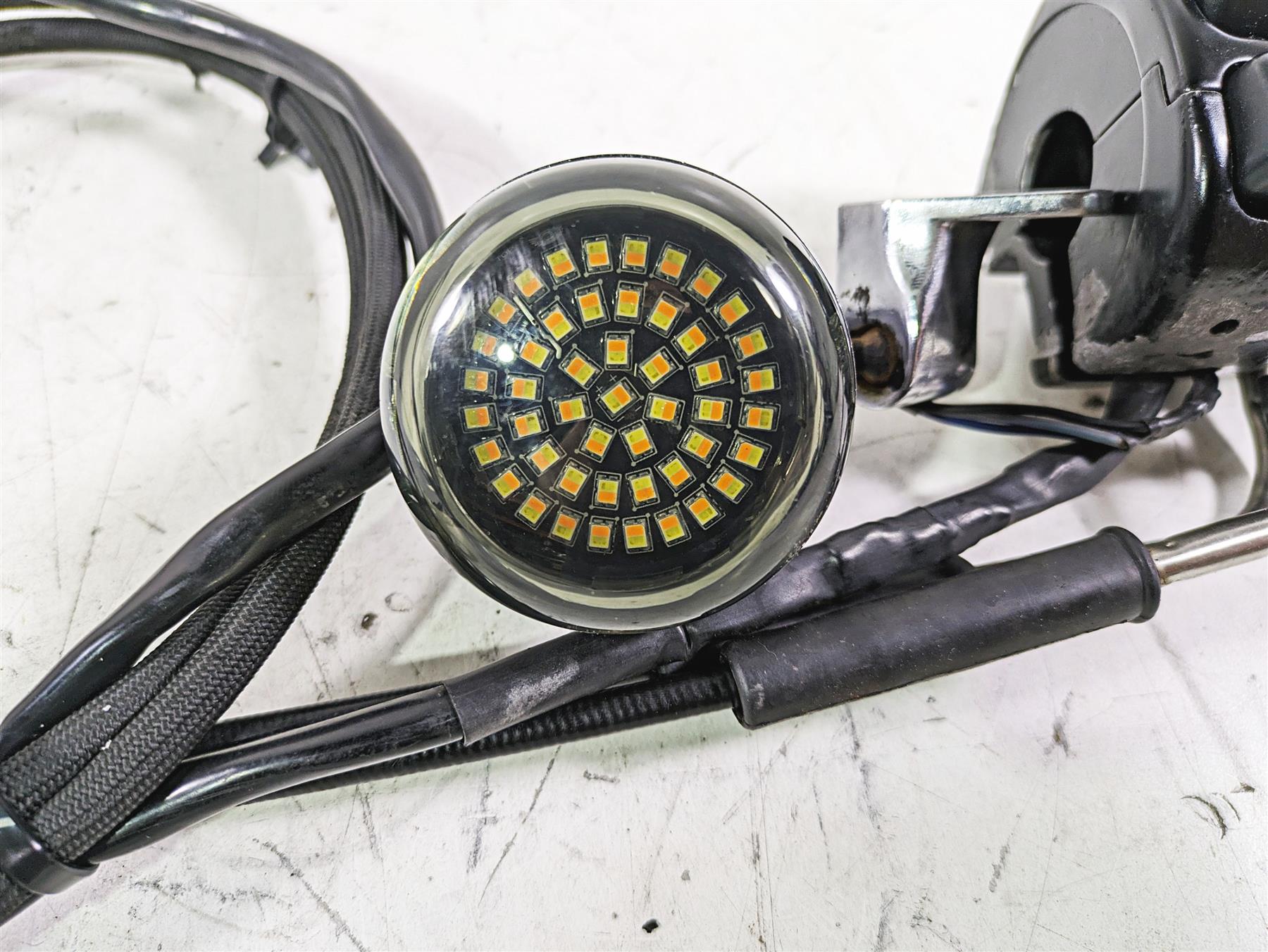 2013 Harley FXDWG Dyna Wide Glide Right Hand Control Switch + Blinker 71500068 {{ shop.shopifyCountryName }} - Mototech271