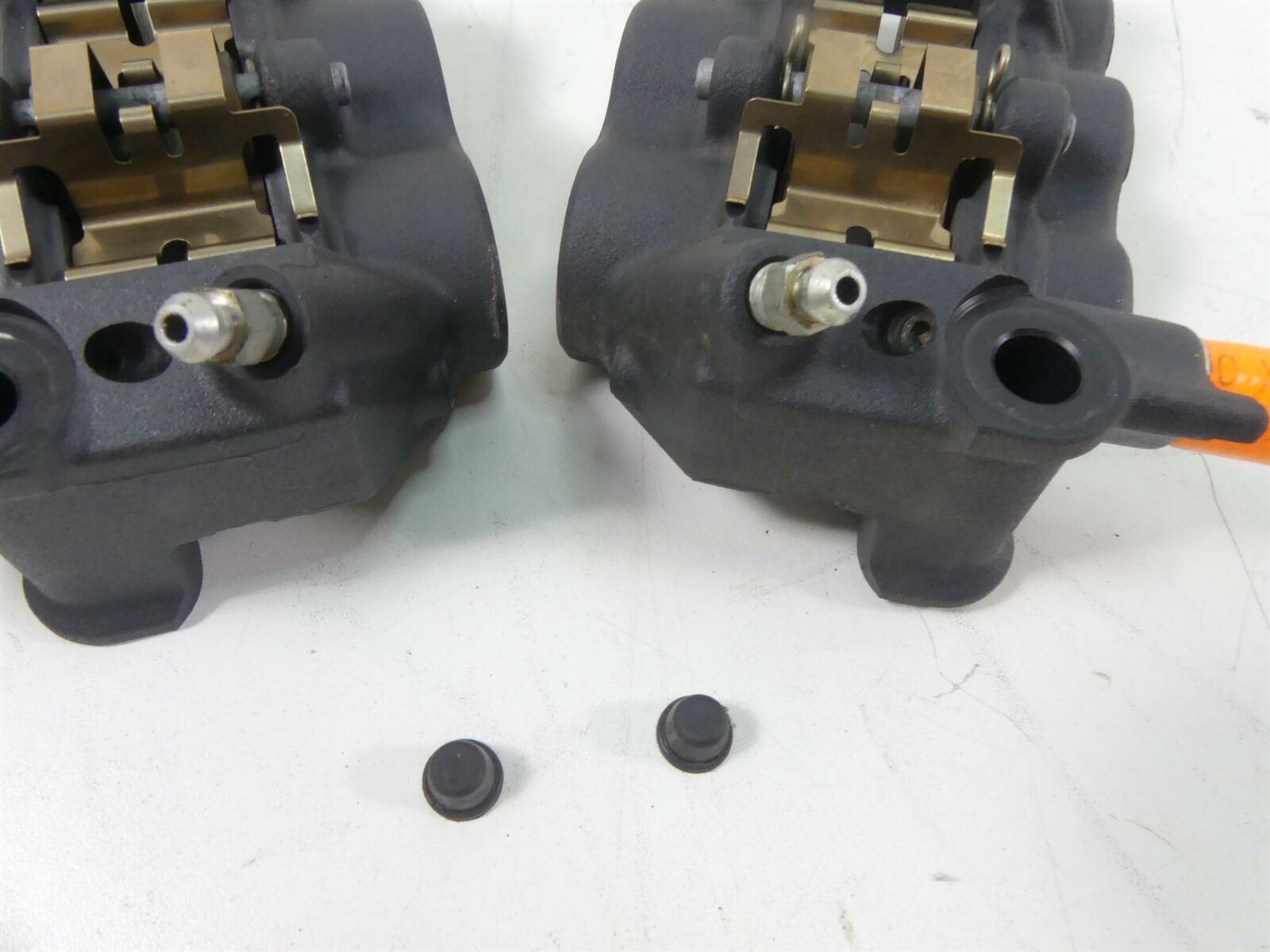 2020 Yamaha VMX17 1700 Front Brake Caliper Set 4C8-2580T-10-00 2S3-2580U-00-00 {{ shop.shopifyCountryName }} - Mototech271