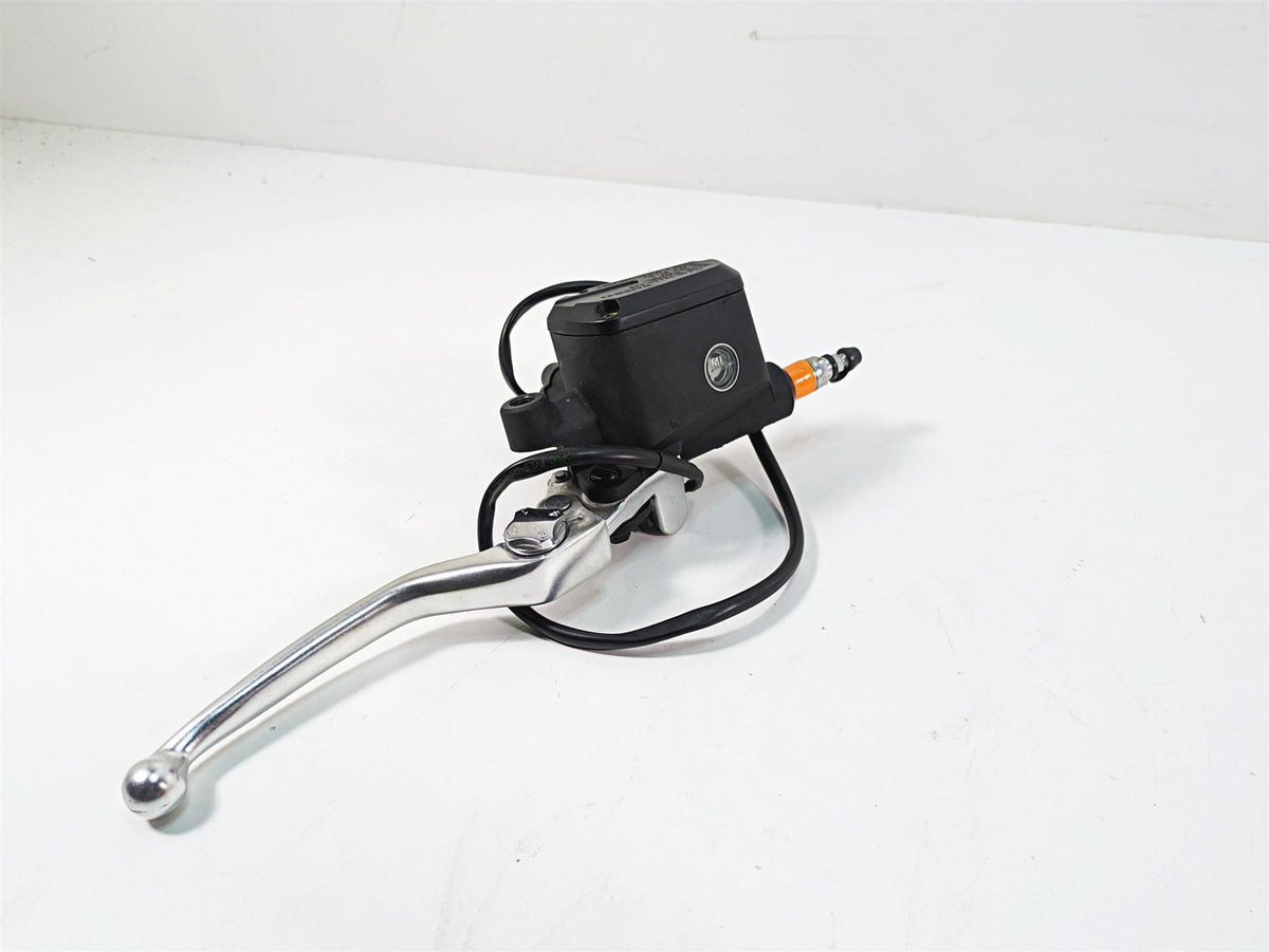 2020 Moto Guzzi V85 TT Adventure Front Brake Master Cylinder + Lever 2B006111 {{ shop.shopifyCountryName }} - Mototech271