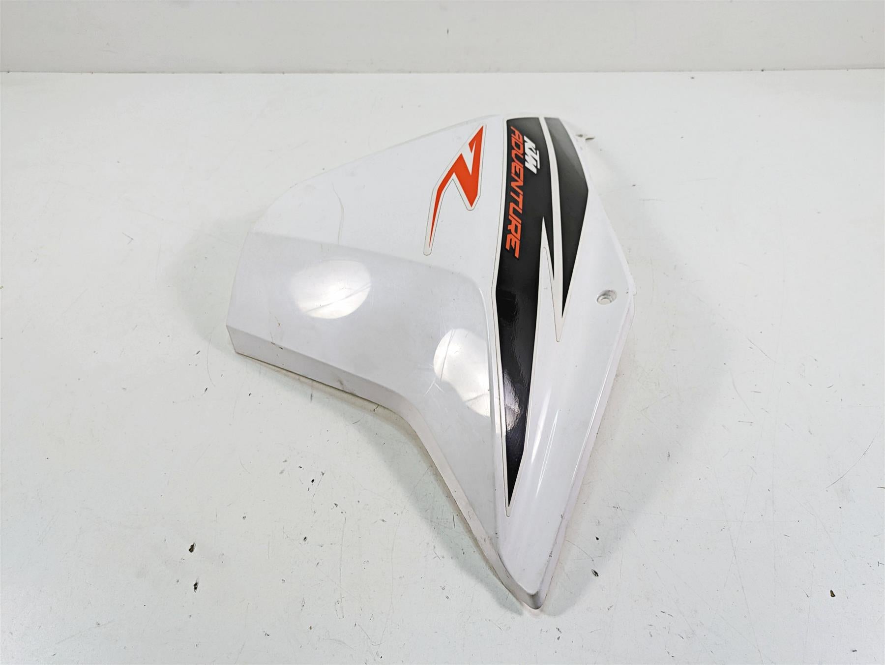 2018 KTM 1090 Adventure R Right Side Fuel Tank Fairing Cover - Read 60308051000 {{ shop.shopifyCountryName }} - Mototech271