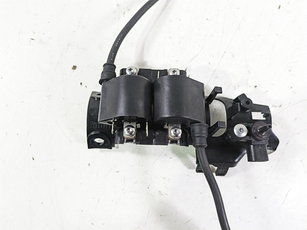 2020 Triumph Street Scrambler 900 Ignition Coil Set T1290321 T1290308 {{ shop.shopifyCountryName }} - Mototech271