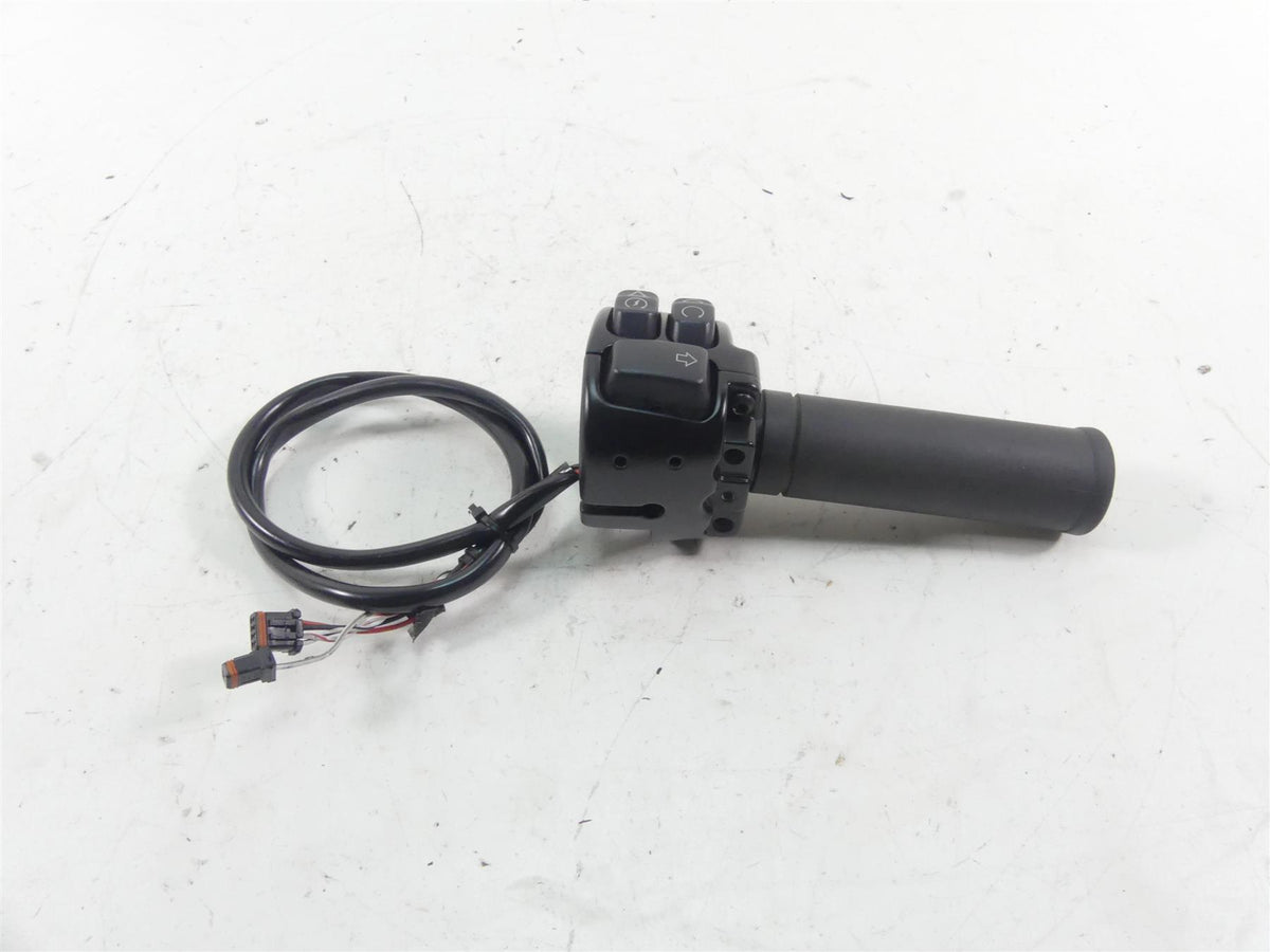 2018 Harley Softail FXBB Street Bob Right Hand Control Switch 71500462 {{ shop.shopifyCountryName }} - Mototech271