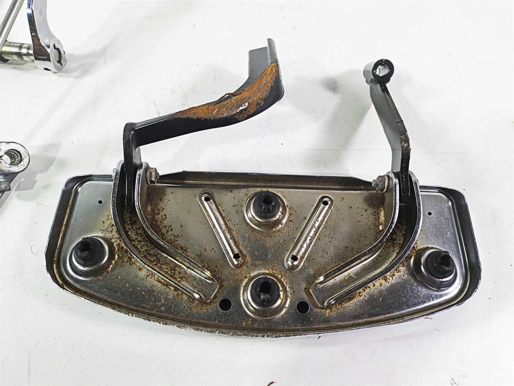 2020 Harley Touring FLHT Electra Glide Left Rider Floor Board & Shifter 50621-06 {{ shop.shopifyCountryName }} - Mototech271