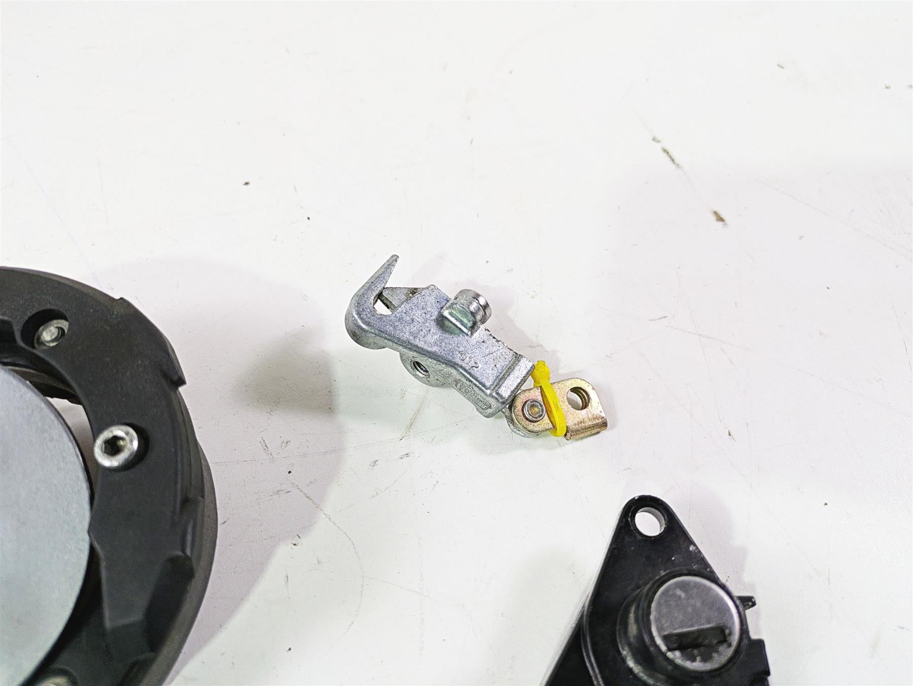 2013 Triumph Tiger 1215 Explorer Ignition Switch Key Lock Tank Cap Set T2507788 {{ shop.shopifyCountryName }} - Mototech271