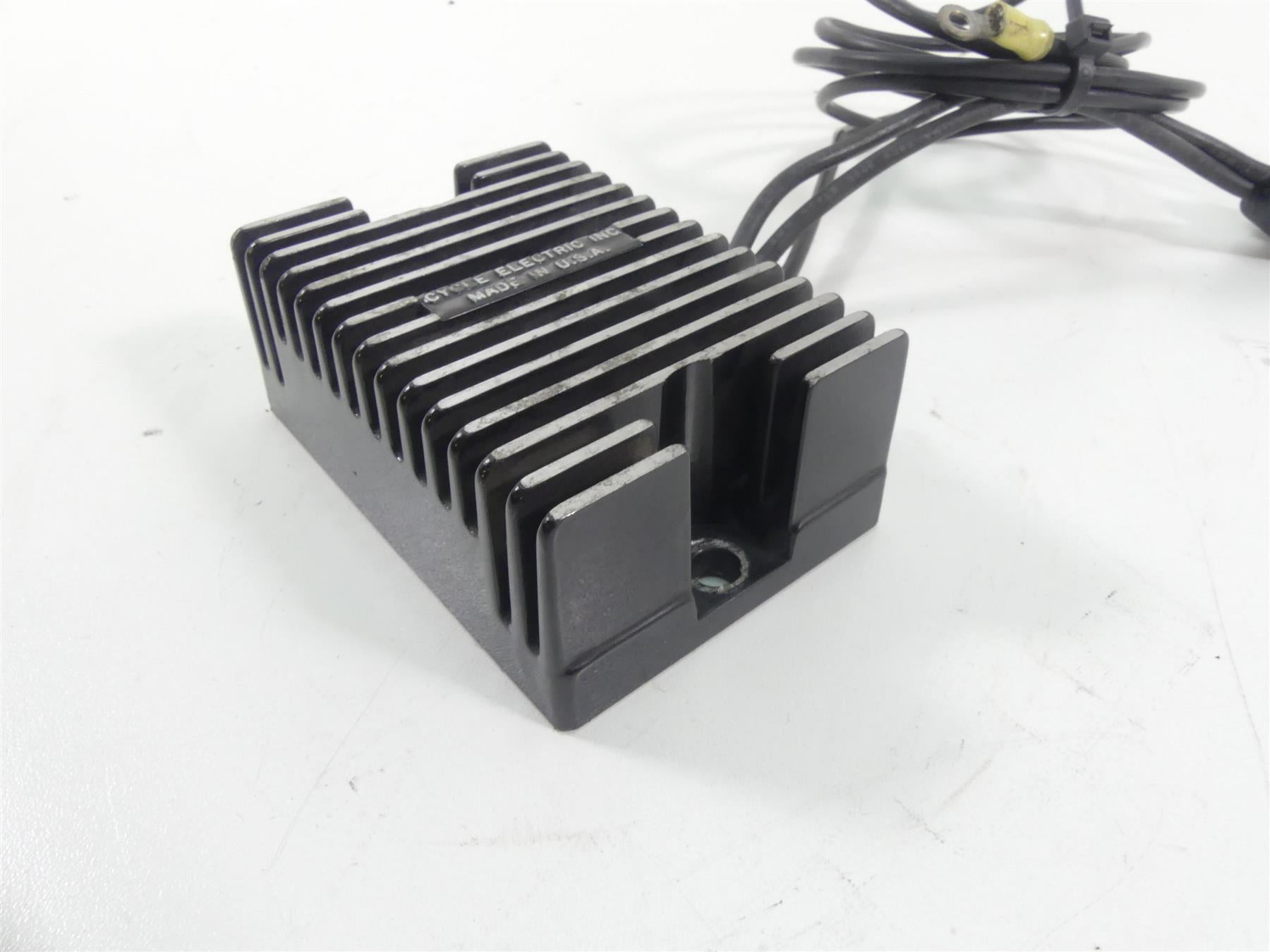 1995 Harley Touring FLHTCU Electra Glide Rectifier Voltage Regulator 74519-88B {{ shop.shopifyCountryName }} - Mototech271