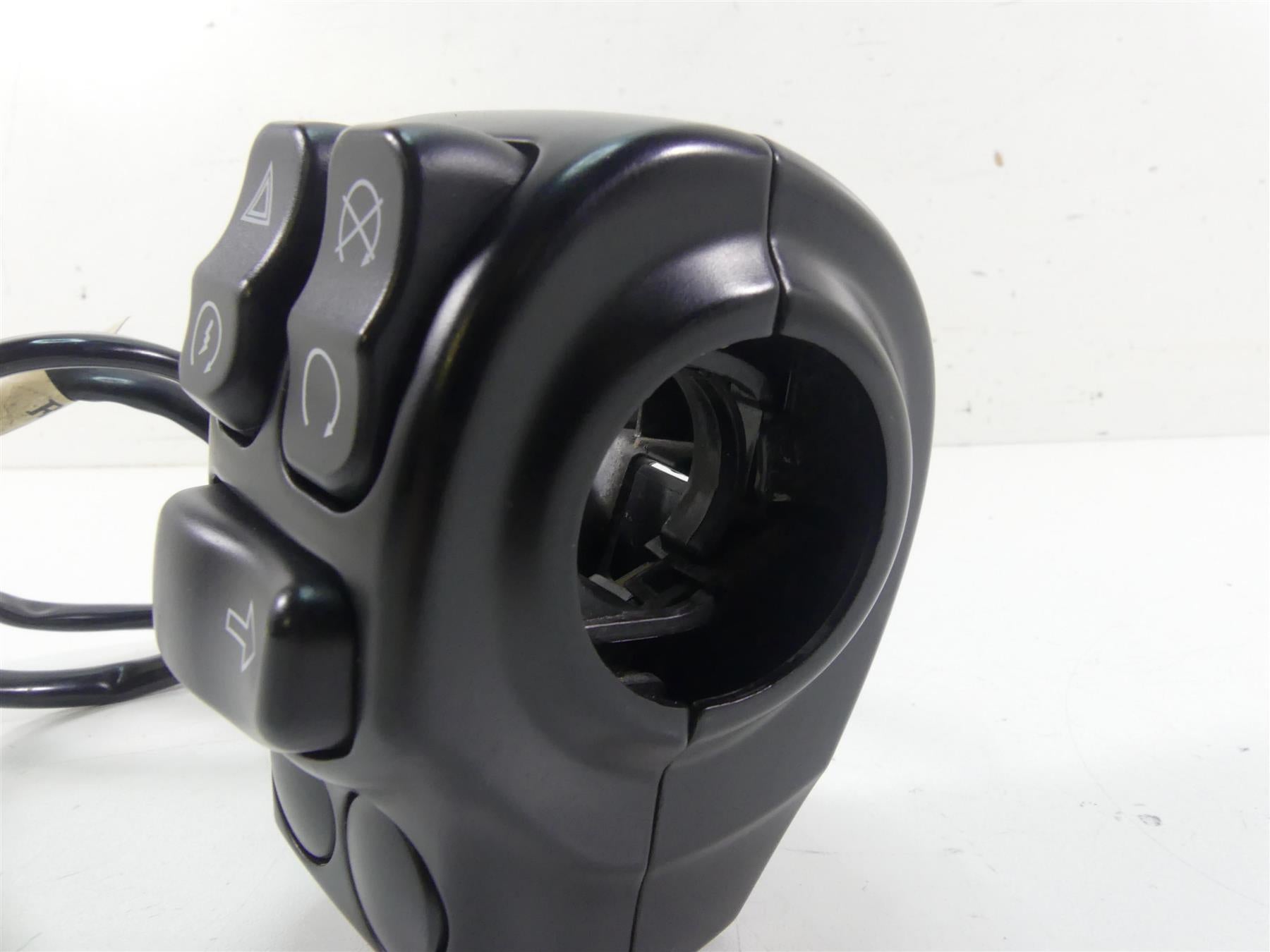 2016 Harley Touring FLHR Road King Right Hand Control Switch 71500127C ...