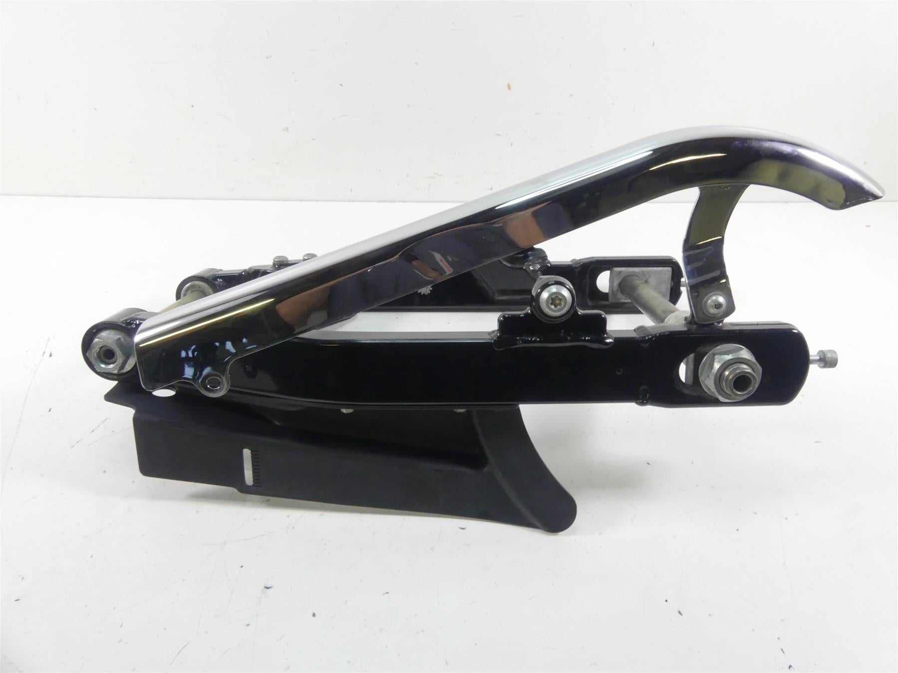 2015 Harley FXDF Dyna Fat Bob Rear Swingarm Swing Arm + Guards & Axle 47820-10 {{ shop.shopifyCountryName }} - Mototech271